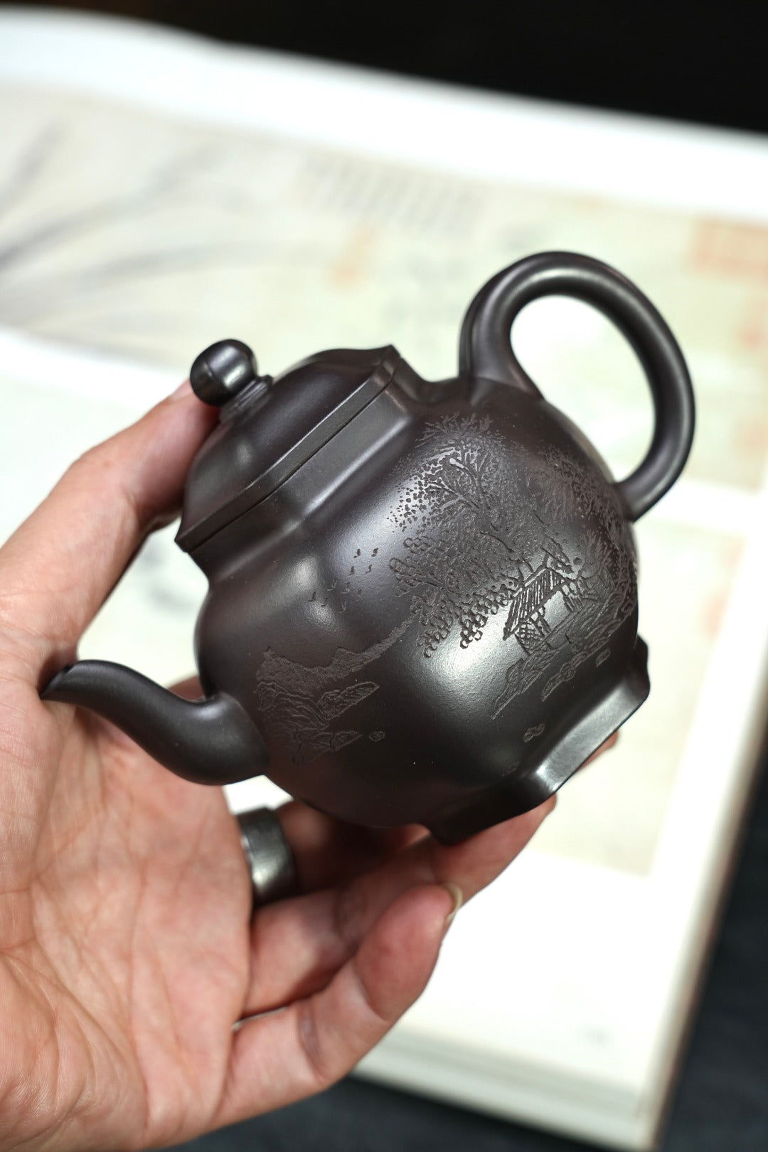【耿浩方器 礼藏双绝】 紫砂80后方器巨匠·耿浩巅峰之作《六方秋水壶》原矿极品90纯紫老泥·250cc