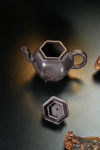 【耿浩方器 礼藏双绝】 紫砂80后方器巨匠·耿浩巅峰之作《六方秋水壶》原矿极品90纯紫老泥·250cc