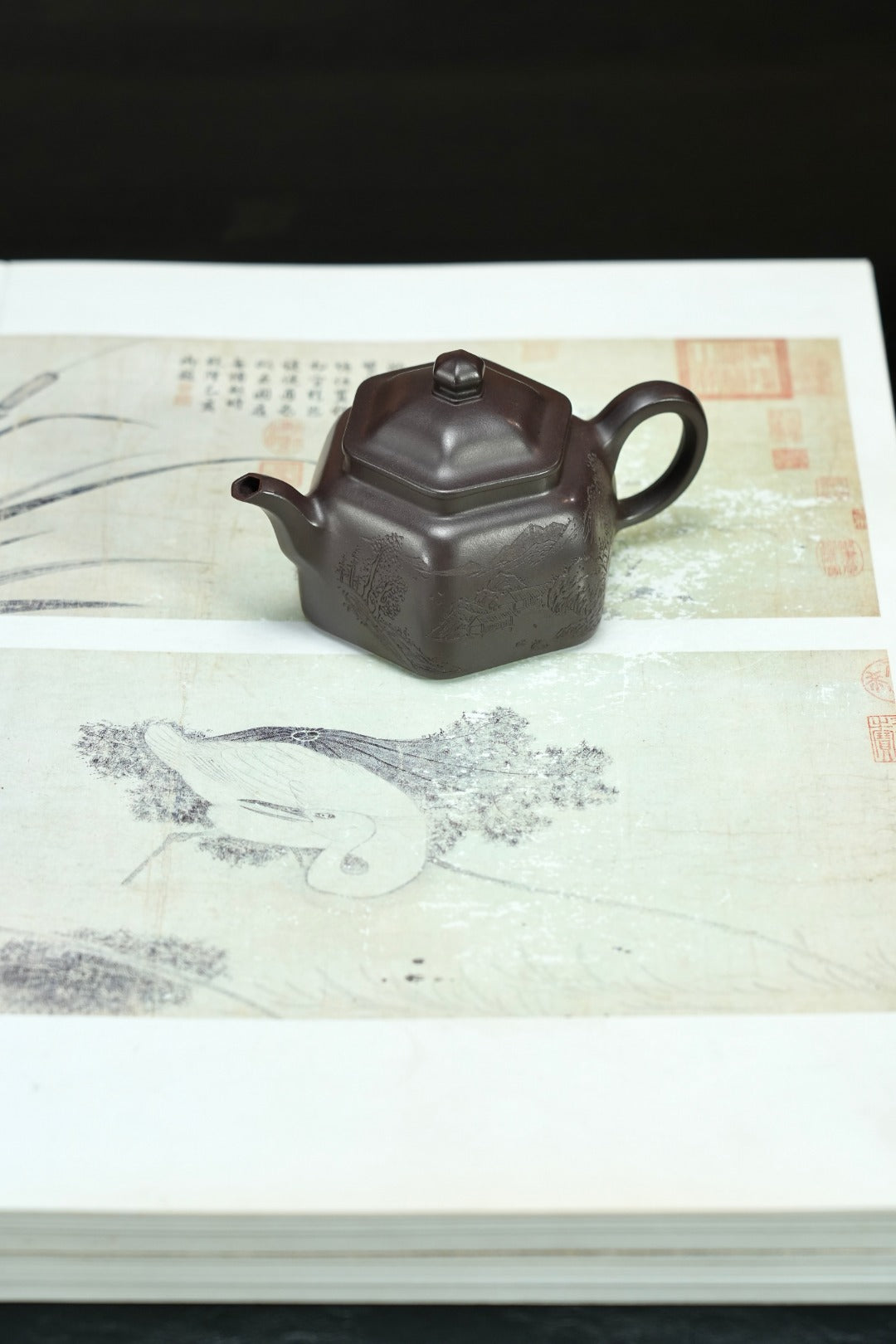 【耿浩方器 礼藏双绝】 紫砂80后方器巨匠·耿浩巅峰之作《六方怀隐壶》原矿极品90纯紫老泥·190cc