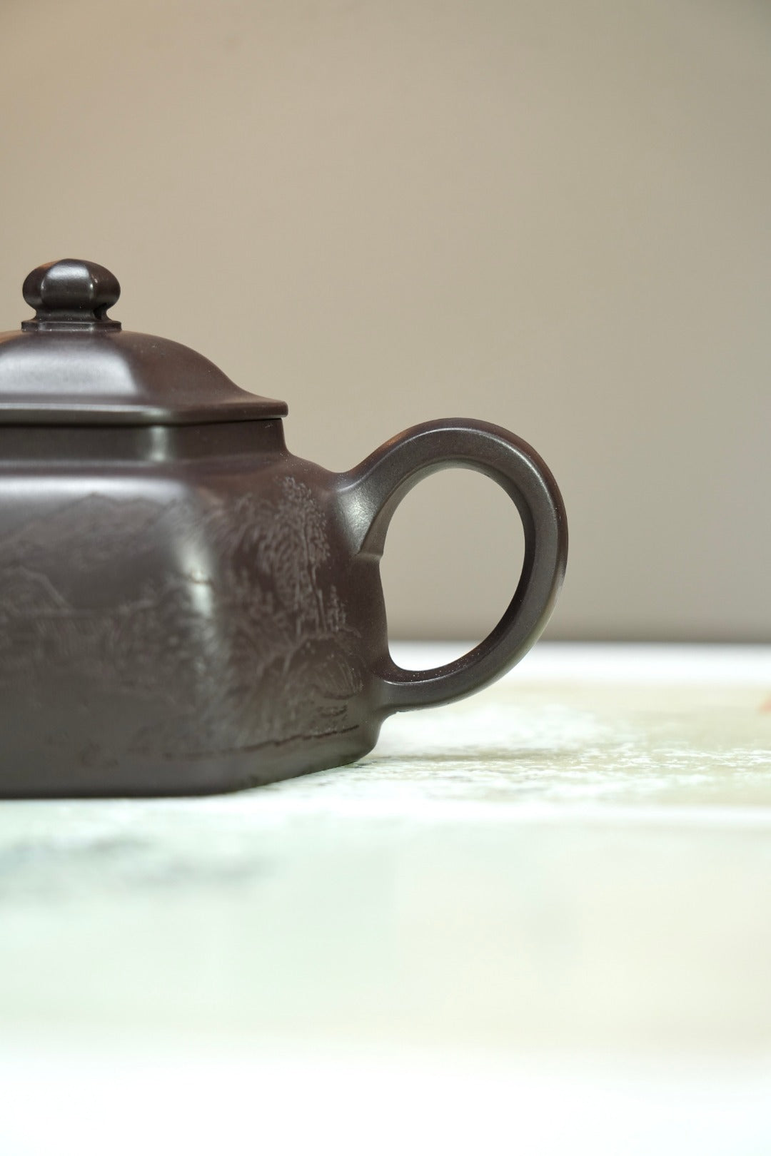 【耿浩方器 礼藏双绝】 紫砂80后方器巨匠·耿浩巅峰之作《六方怀隐壶》原矿极品90纯紫老泥·190cc