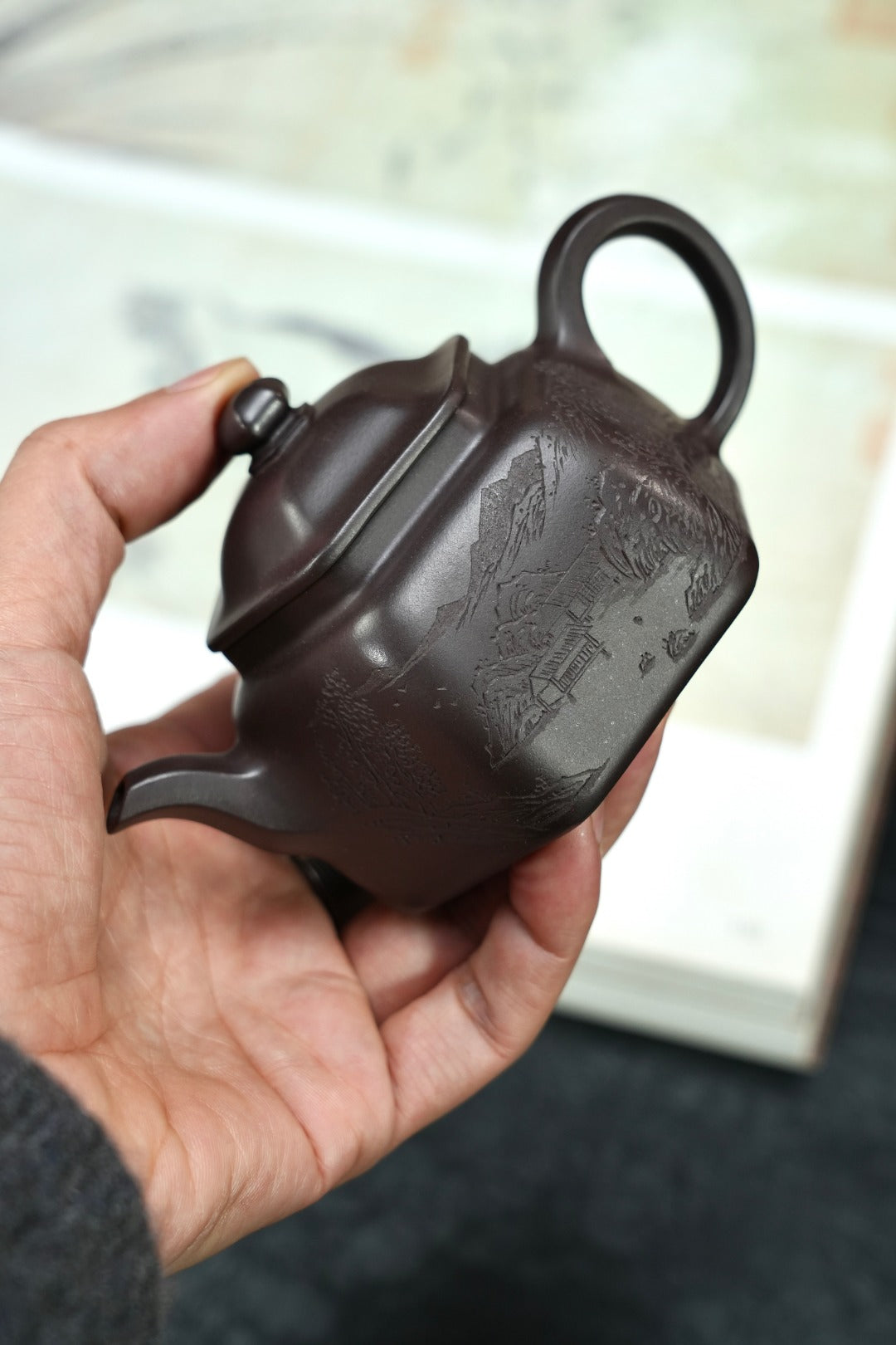 【耿浩方器 礼藏双绝】 紫砂80后方器巨匠·耿浩巅峰之作《六方怀隐壶》原矿极品90纯紫老泥·190cc