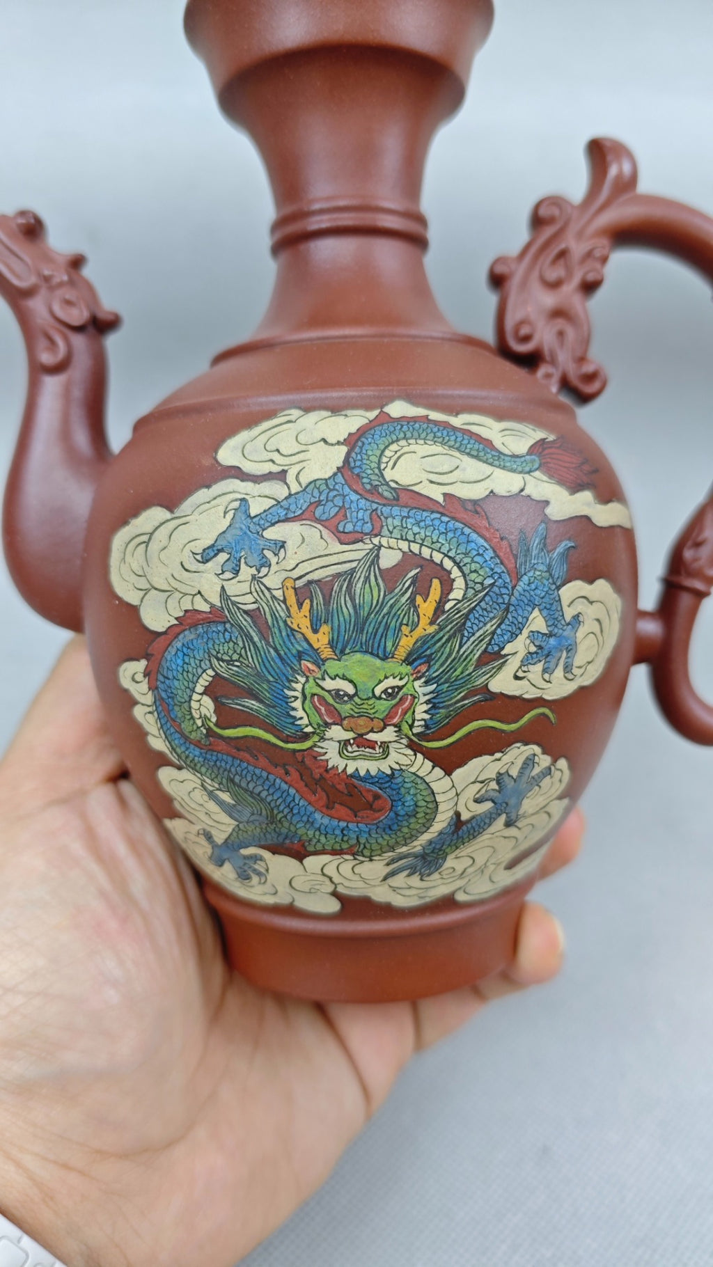 龙凤呈祥套组 酒盅和托盘采用宜兴五朵金花之一的青瓷冰裂釉