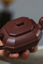 【线八方】 制壶：范林强 （国家级助理工艺美术师） 泥料：原矿紫泥 容量：240cc