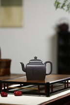 【甘露】 制壶：陈晔（国家级高级工艺美术师） 泥料：原矿黑砂 容量：250cc