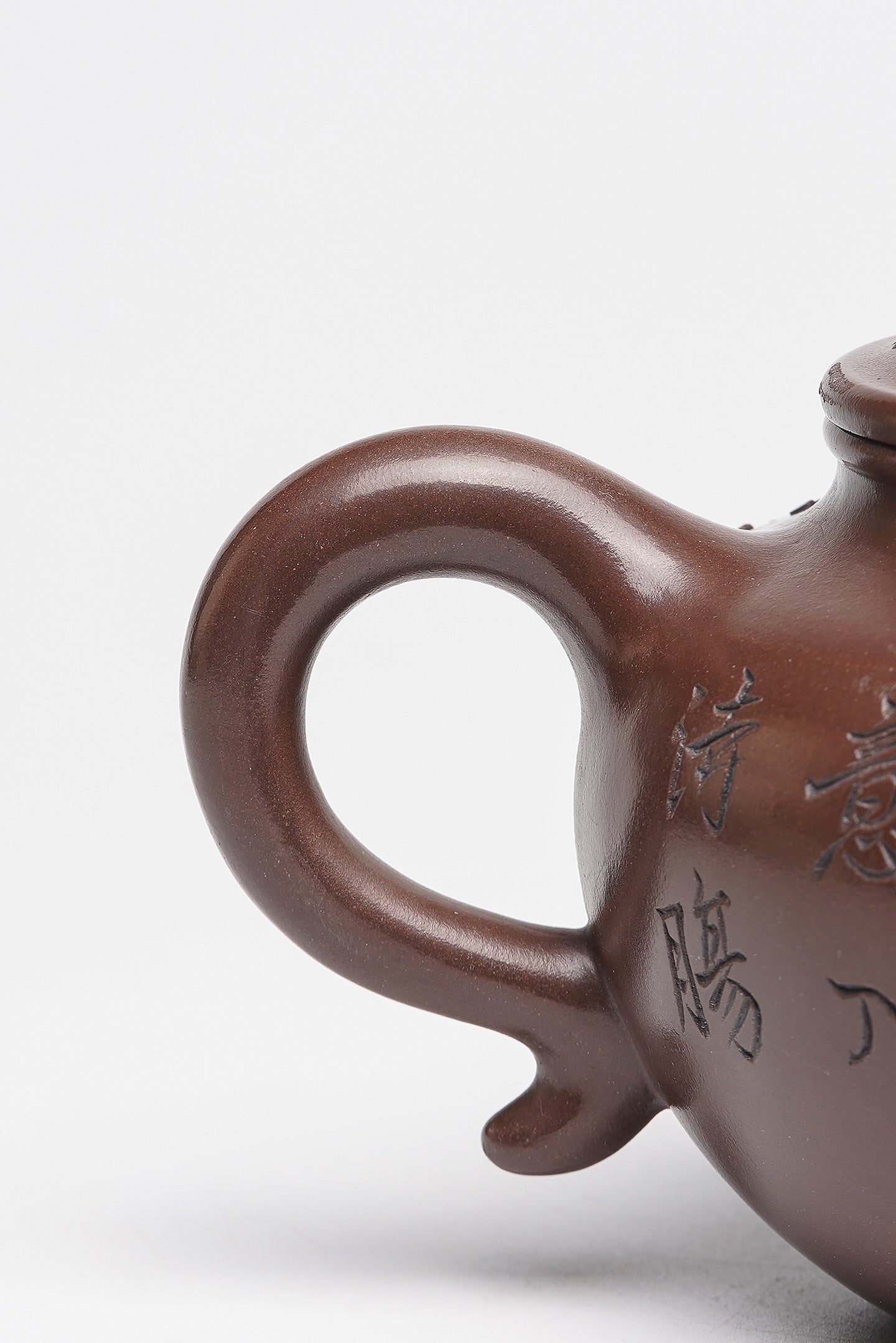 【莲子】 泥料：原矿松亭底槽清 容量：400cc 作者：赵丽娟 中国传统工艺大师 高级工艺美术师