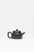 【德钟】 泥料：原矿黑曜石 容量：240cc 作者：赵丽娟 中国传统工艺大师 高级工艺美术师