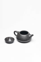 【石瓢】 泥料：原矿黑曜石 容量：230cc 作者：赵丽娟 中国传统工艺大师 高级工艺美术师