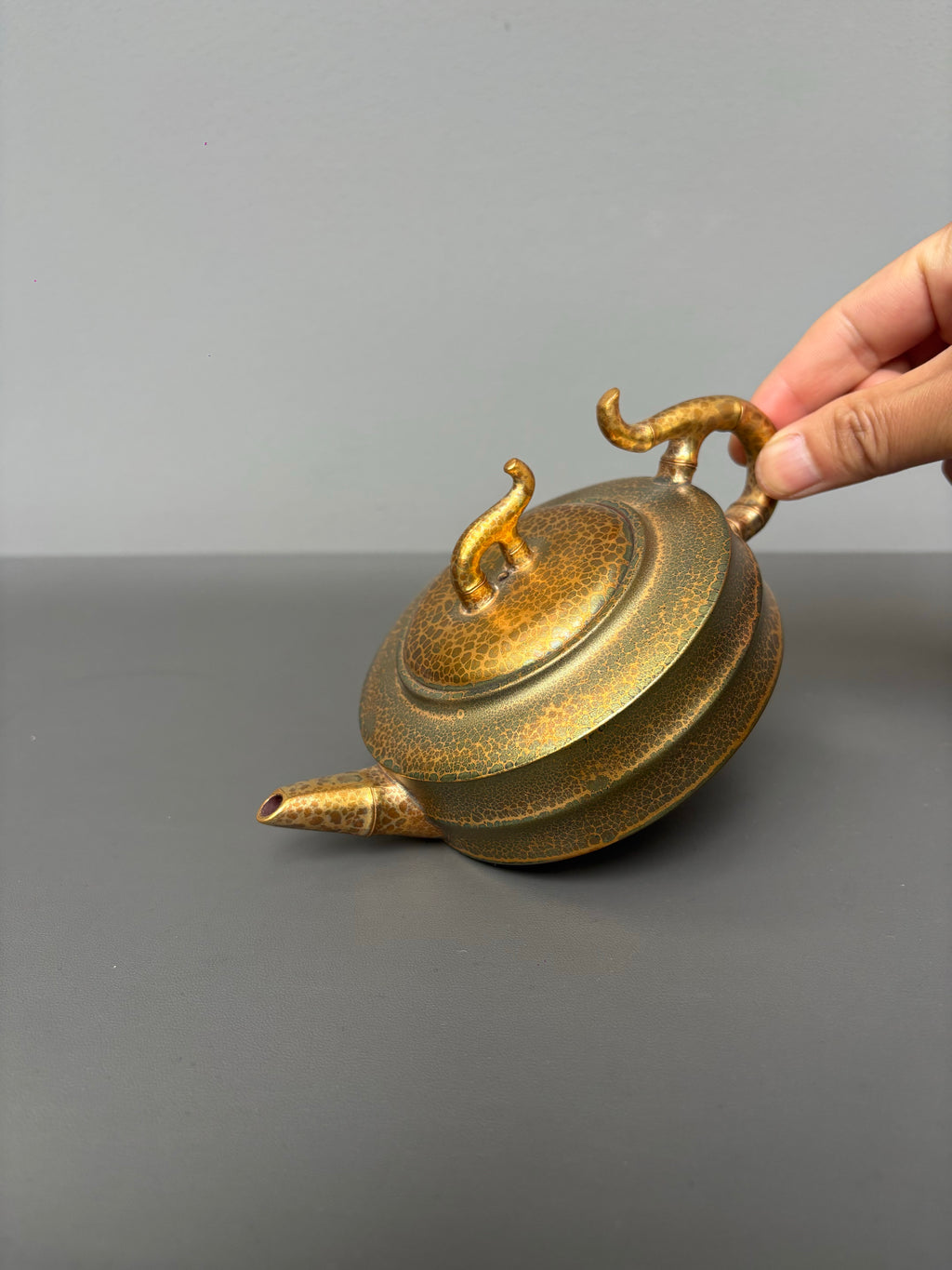 原矿优质紫砂·特色黄金紫晶贝壳烧《步步高升壶》原矿极品紫泥·280cc 著名紫砂艺术家·王葛荣·制
