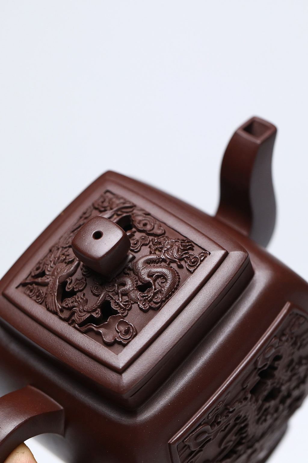 《龙凤呈祥》 李玮 正高级工艺美术师 原矿82年四号井头槽底槽清 330cc。