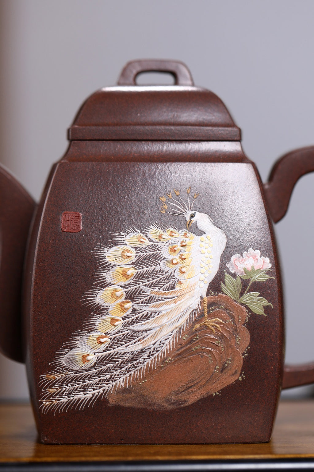 《汉方》 作者：高建中 研究员级高级工艺美术师 原矿金砂老紫泥，830cc，并列19孔出水