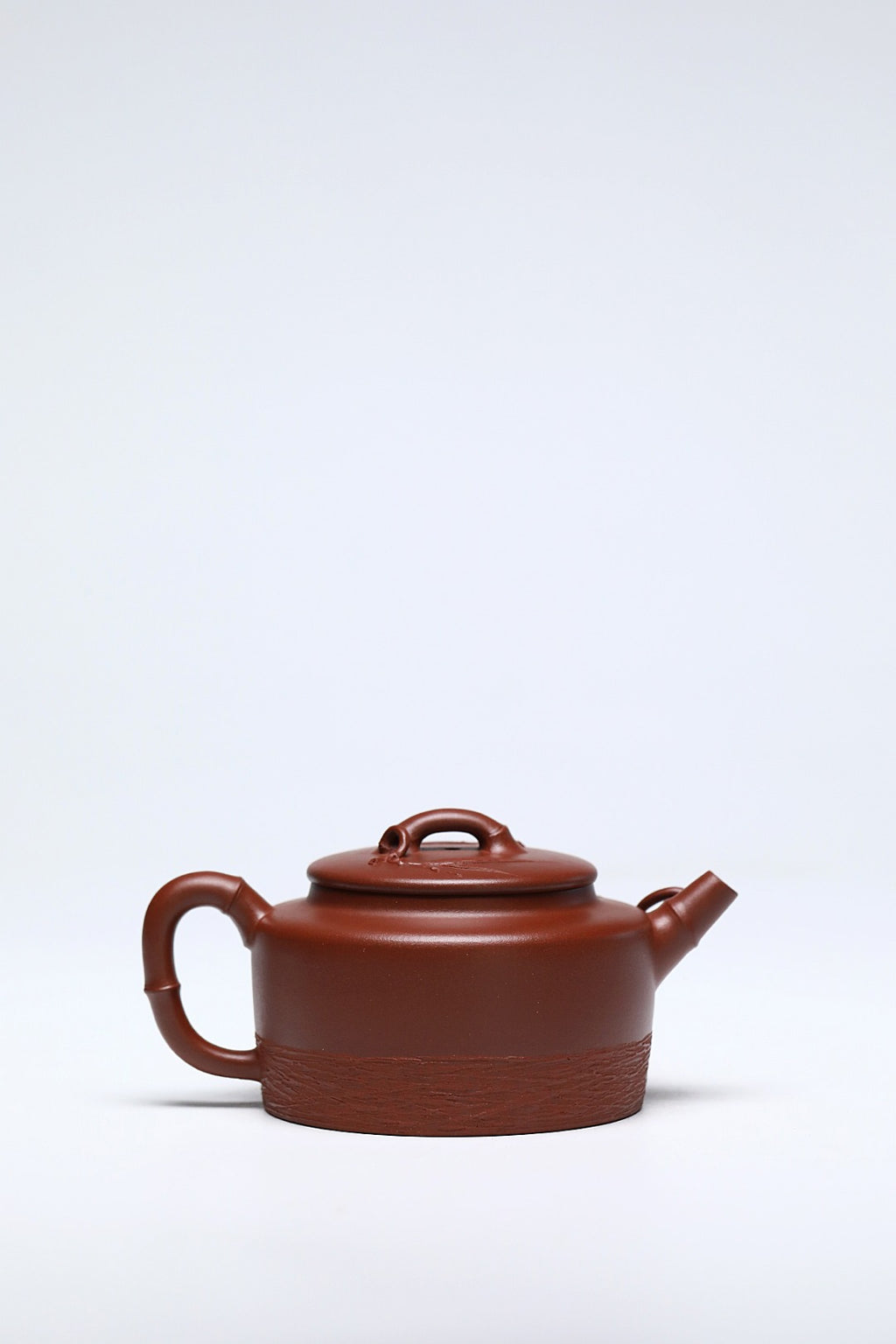 《秀竹》 作者：李玮 正高级工艺美术师 原矿四号井底槽清纯料，350cc，并列10孔出水