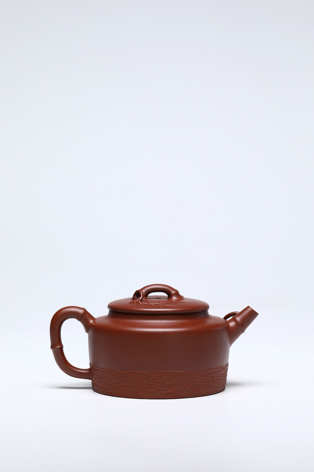 《秀竹》 作者：李玮 正高级工艺美术师 原矿四号井底槽清纯料，350cc，并列10孔出水