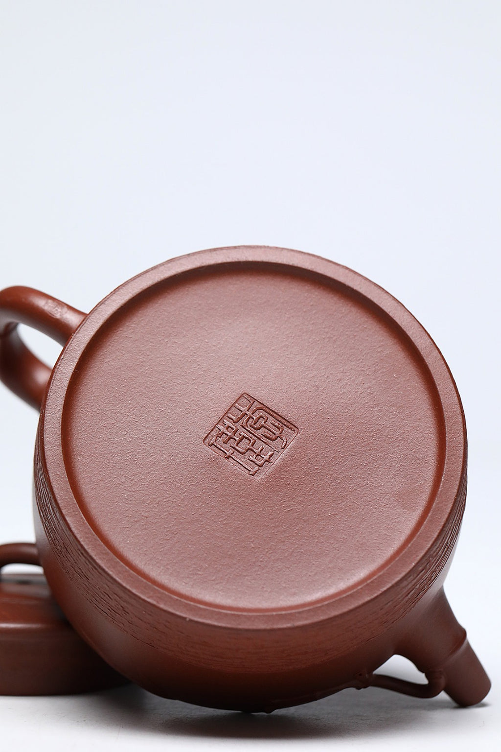 《秀竹》 作者：李玮 正高级工艺美术师 原矿四号井底槽清纯料，350cc，并列10孔出水