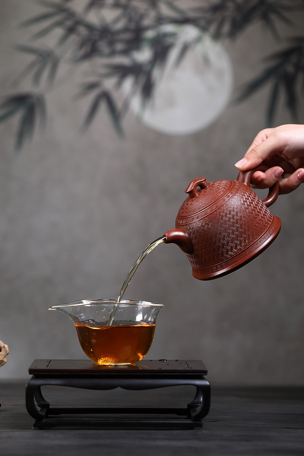 《回纹桥鼎》 王敏 正高级工艺美术师  80年黄龙山金砂底槽清，390cc，并列10孔出水