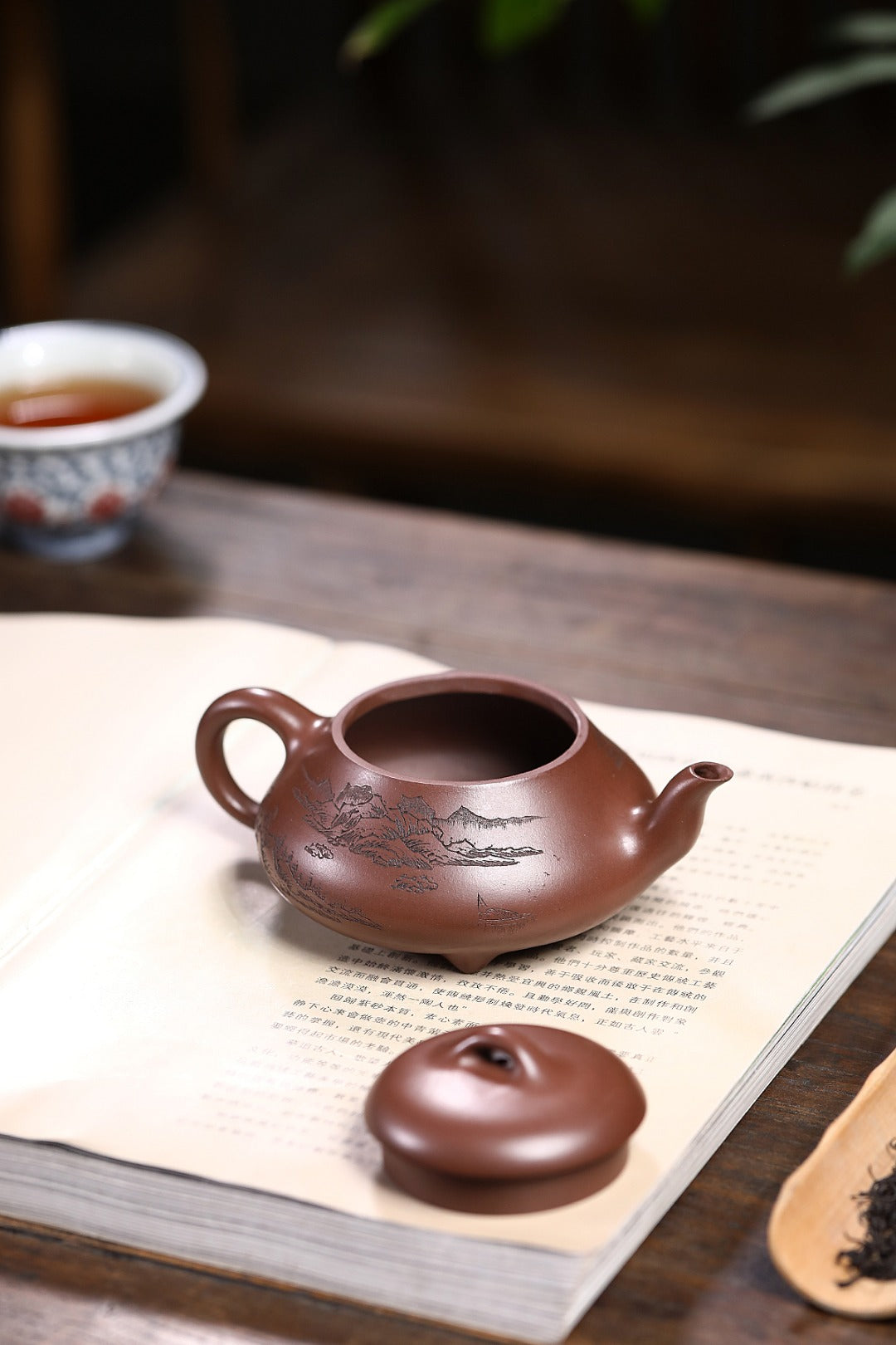 《汉棠石瓢》 国家级工艺美术师 鲍玉华 原矿文革老紫泥，320cc，菱形9孔出水