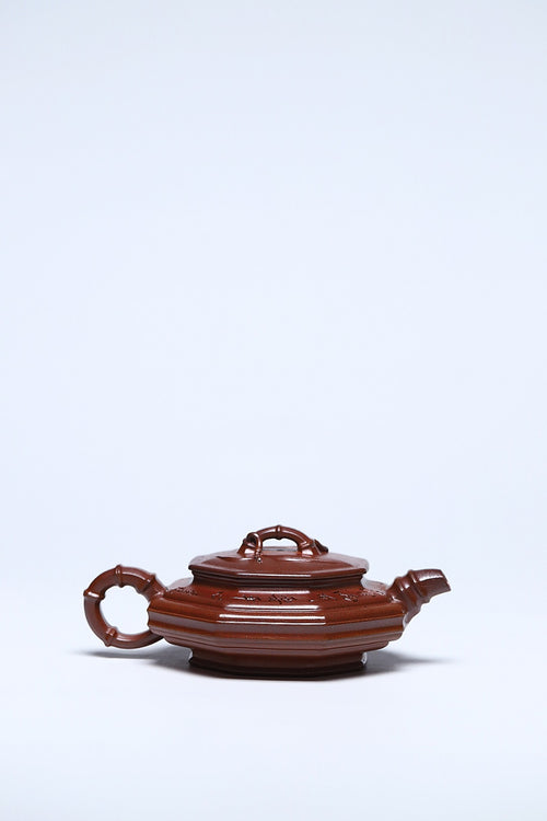 《八方竹鼓》 作者：李玮 正高级工艺美术师 徐悲鸿吴冠中画院特聘研究员 古龙窑胭脂红柴烧，200cc