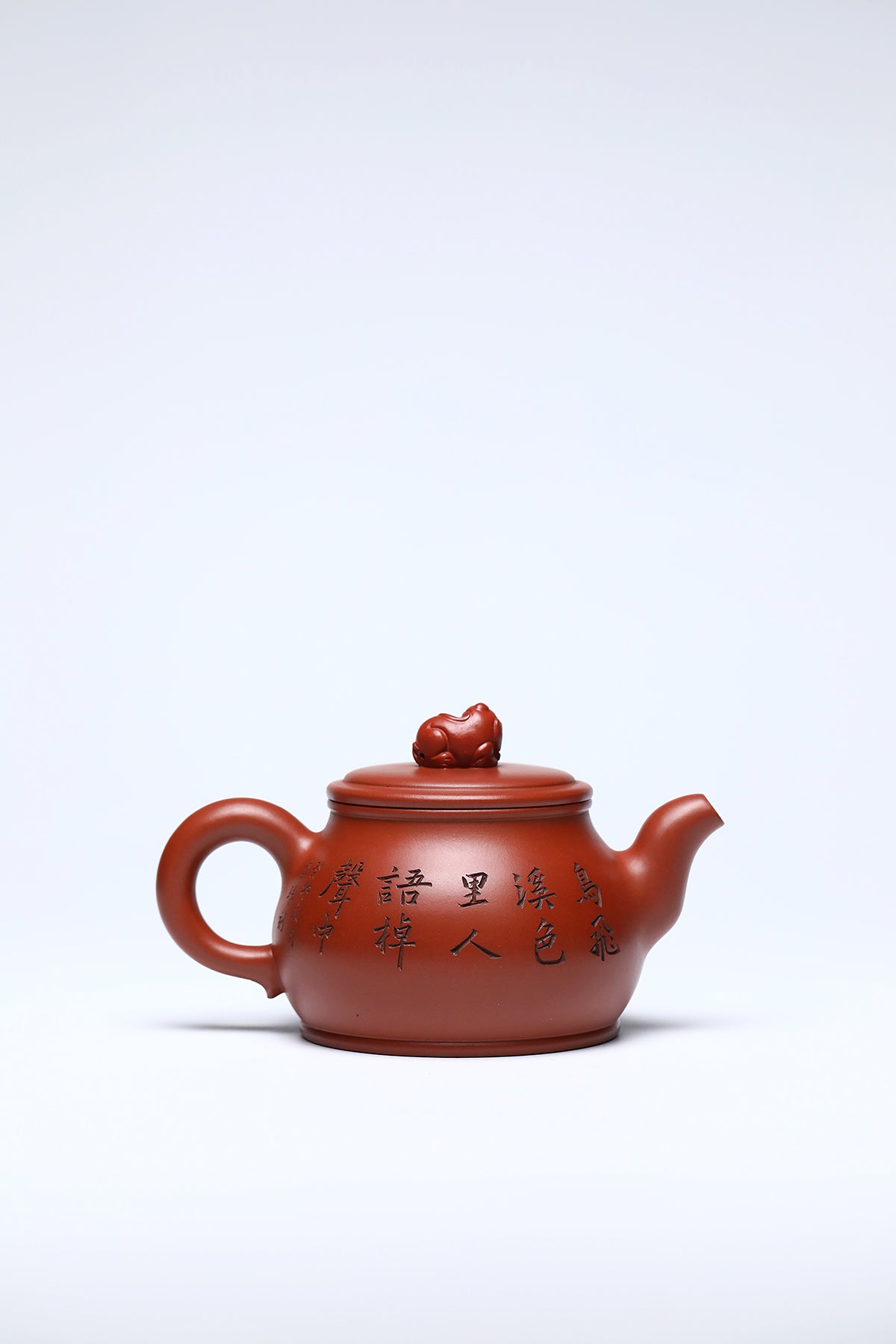《太平有象》 作者：李玮 正高级工艺美术师  88年桂珍羊脂玉砂，490cc，菱形14孔出水