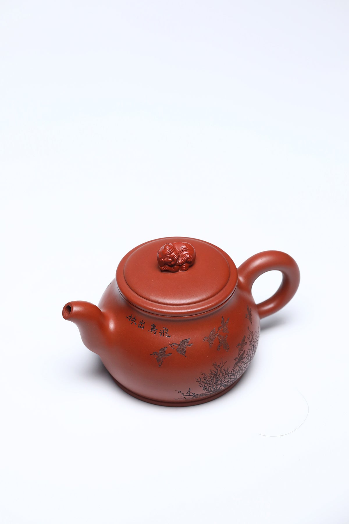 《太平有象》 作者：李玮 正高级工艺美术师  88年桂珍羊脂玉砂，490cc，菱形14孔出水