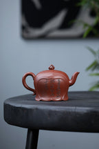 双工合作款《净世清莲》 王敏（正高级工艺美术师）75年熊猫楼馆藏老紫泥，480cc，菱形14孔出水