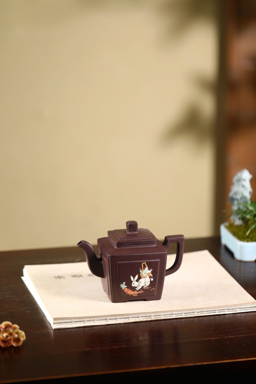 《四方特奎》 作者：高建中 研究员级高级工艺美术师 原矿百目紫茄泥，480cc，并列16孔出水