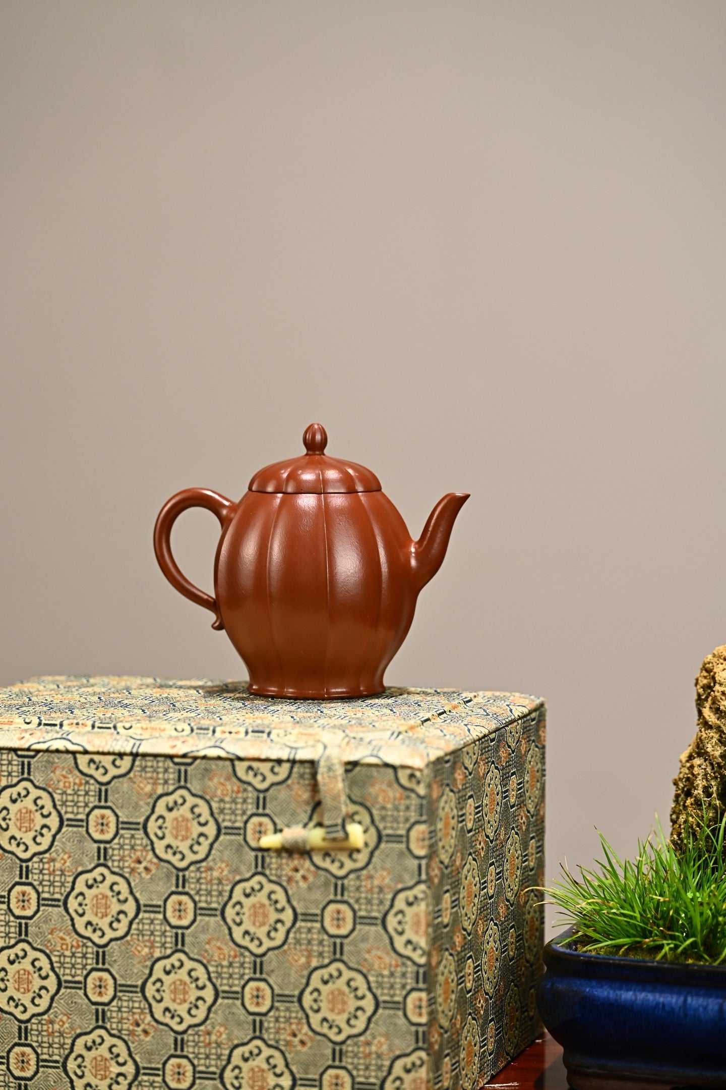 菱韵·全手工 /多届全手工大赛二等奖大拍陶手吴涛作品  /容量260cc/极品大红袍 壶型俊秀雅致
