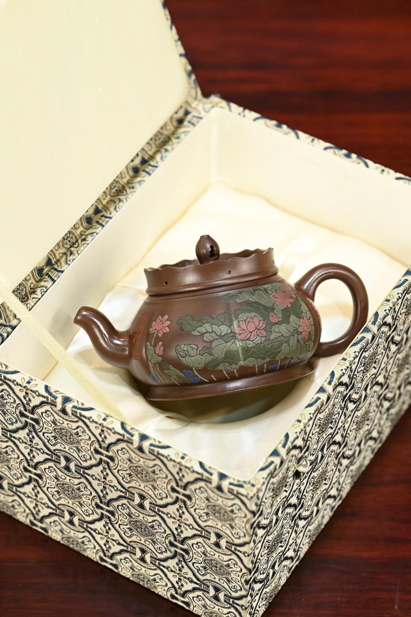 僧帽·全手工 （双证书） /中国传统工艺大师蒋锡坤/中央美院教授中国重墨幻彩创始人著名书画家南景黎装饰(其作品被人们大会堂收藏）