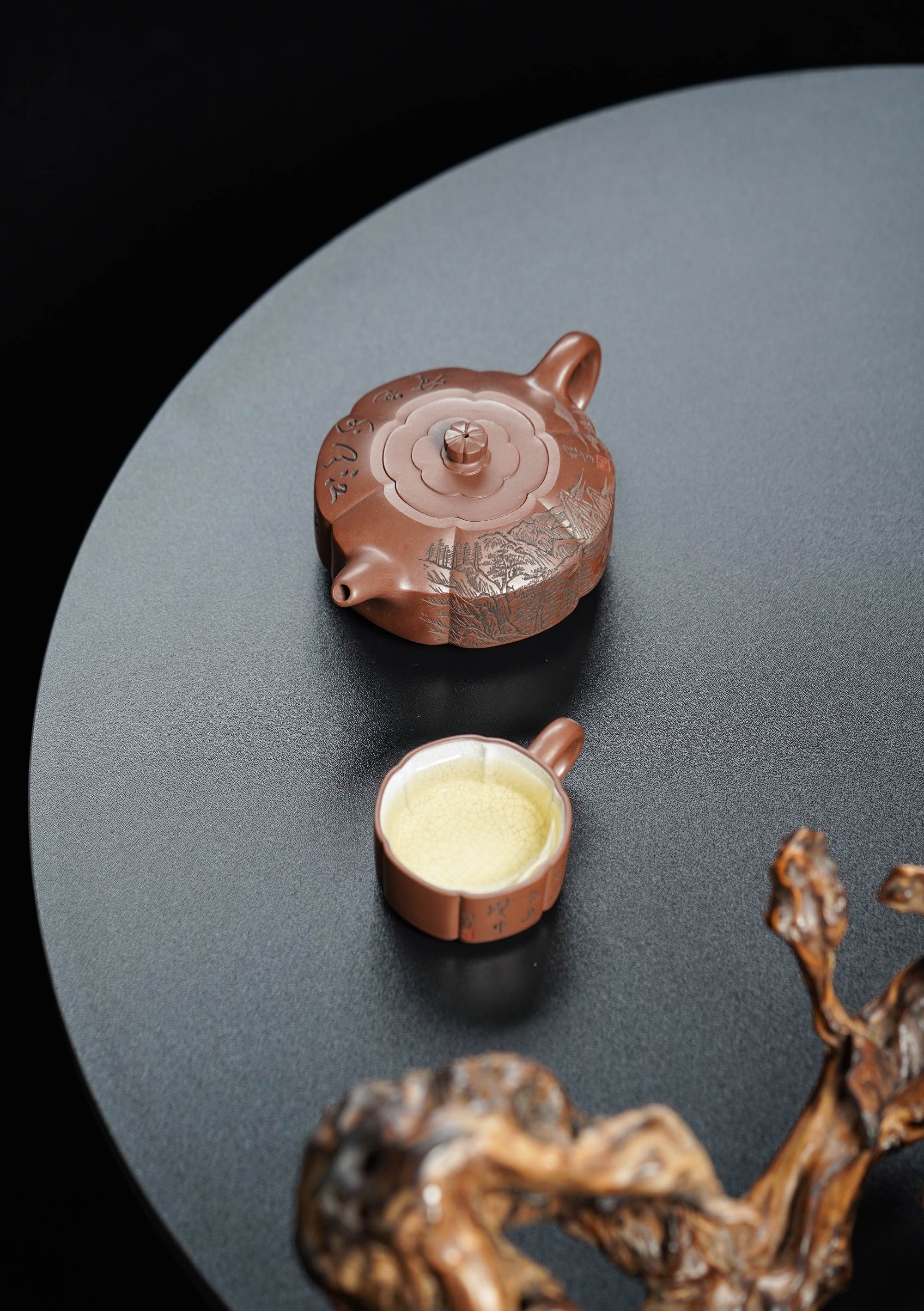 储立之大师｜中国陶瓷艺术终身成就奖获得者｜典藏重器【筋纹梅花周盘套组】原矿优质底槽清·300cc