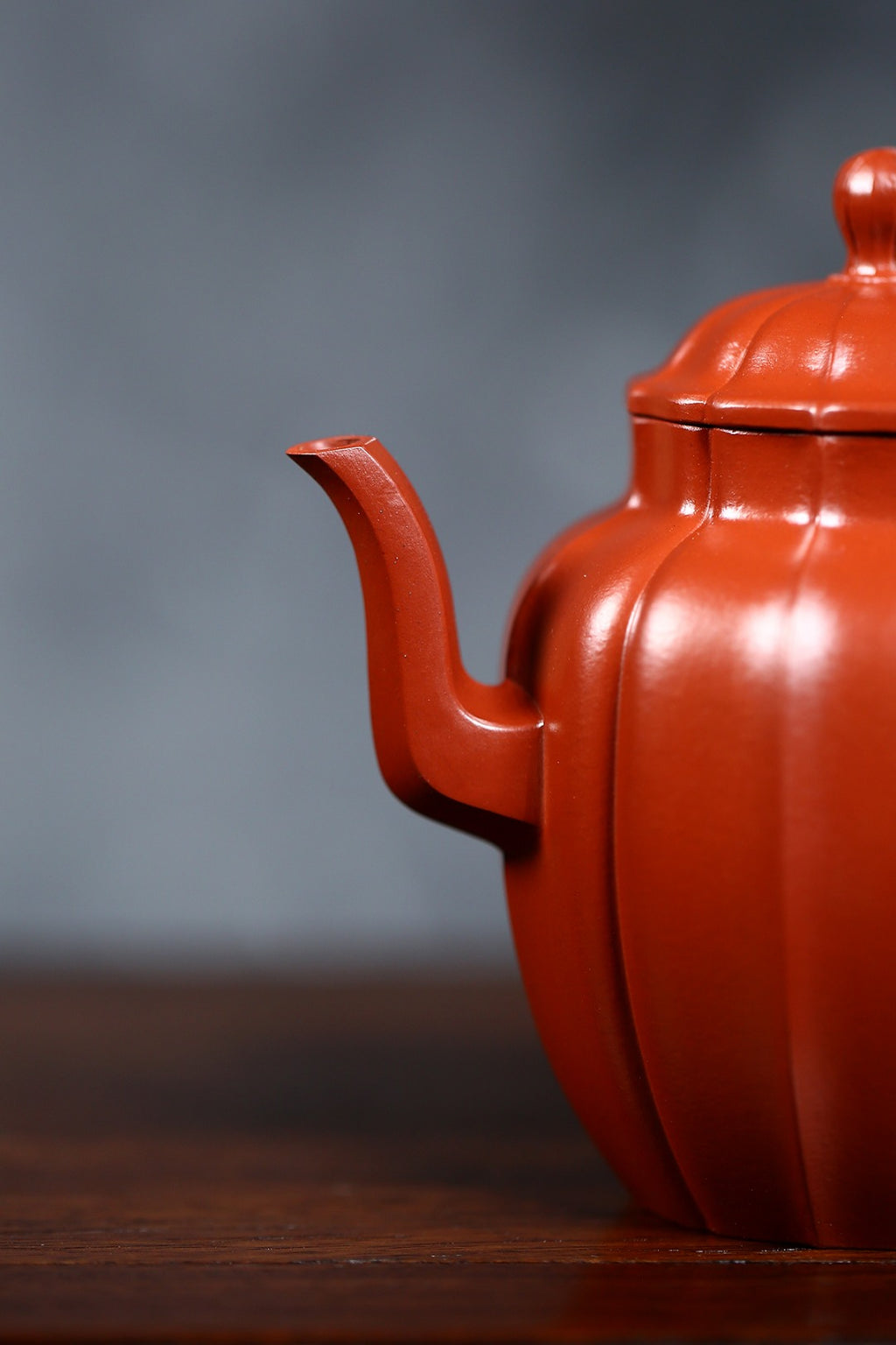 研高重器 大师佳作！《筋纹宫灯》 作者：高建中 研究员级高级工艺美术师 原矿大红袍，220cc