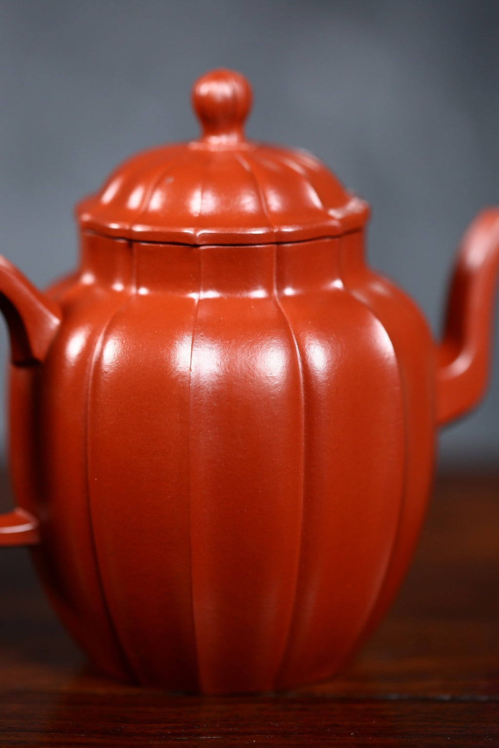 研高重器 大师佳作！《筋纹宫灯》 作者：高建中 研究员级高级工艺美术师 原矿大红袍，220cc