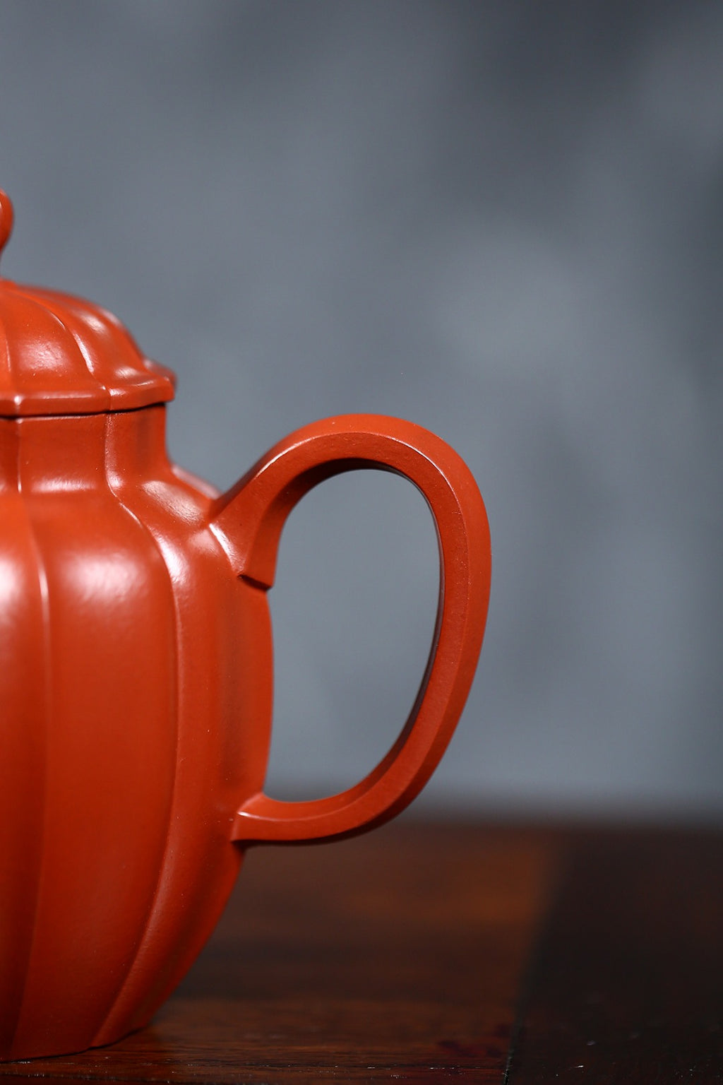研高重器 大师佳作！《筋纹宫灯》 作者：高建中 研究员级高级工艺美术师 原矿大红袍，220cc
