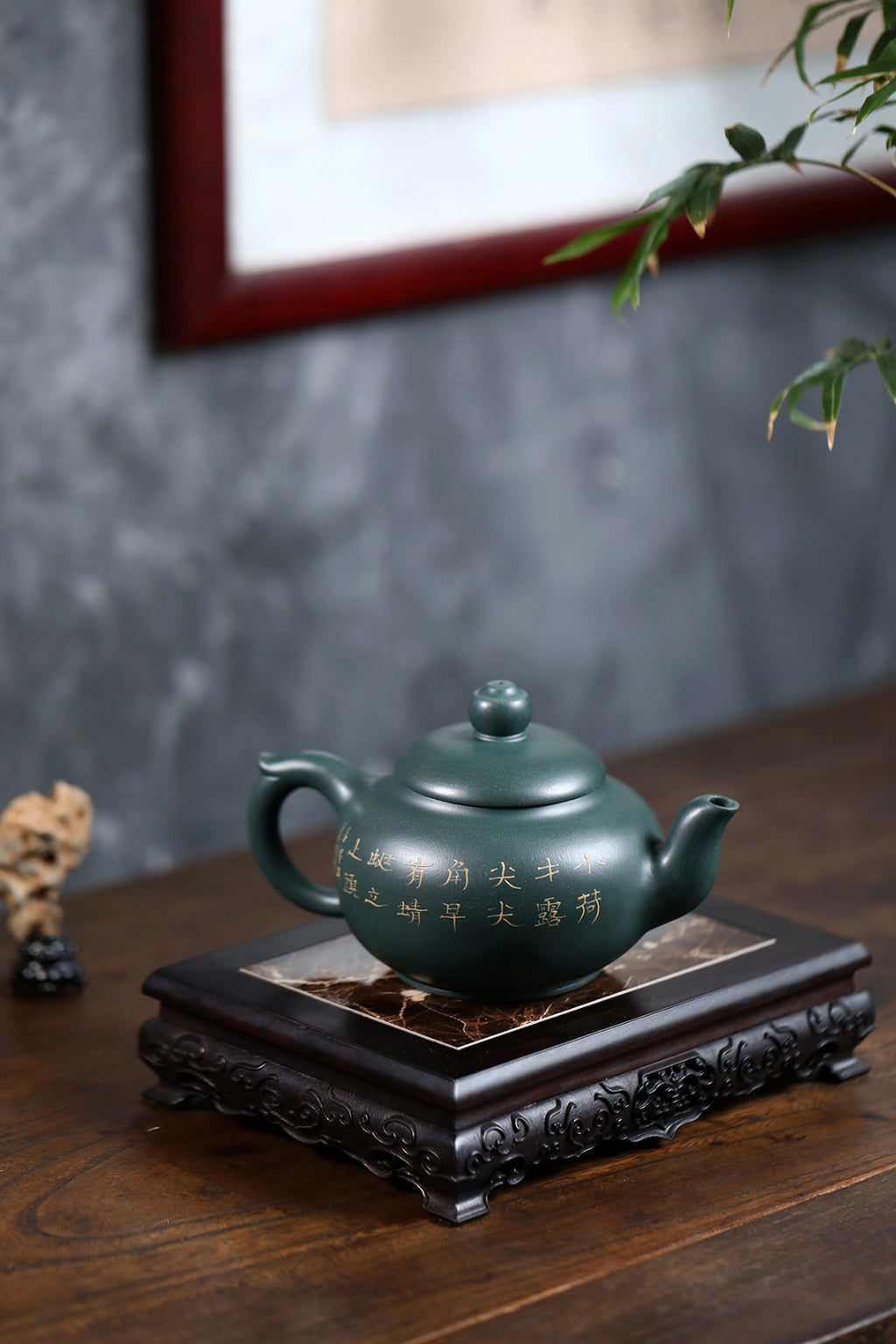 高工佳作！《扁樱》 国家级高级工艺美术师 蒋亚平 原矿家藏墨绿泥，400cc，菱形9孔出水