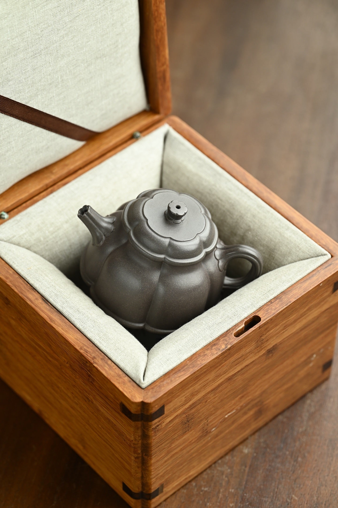 莲韵·全手工/容量180cc/原矿天青泥 “上品莲台皈净土，六时禅诵入青冥