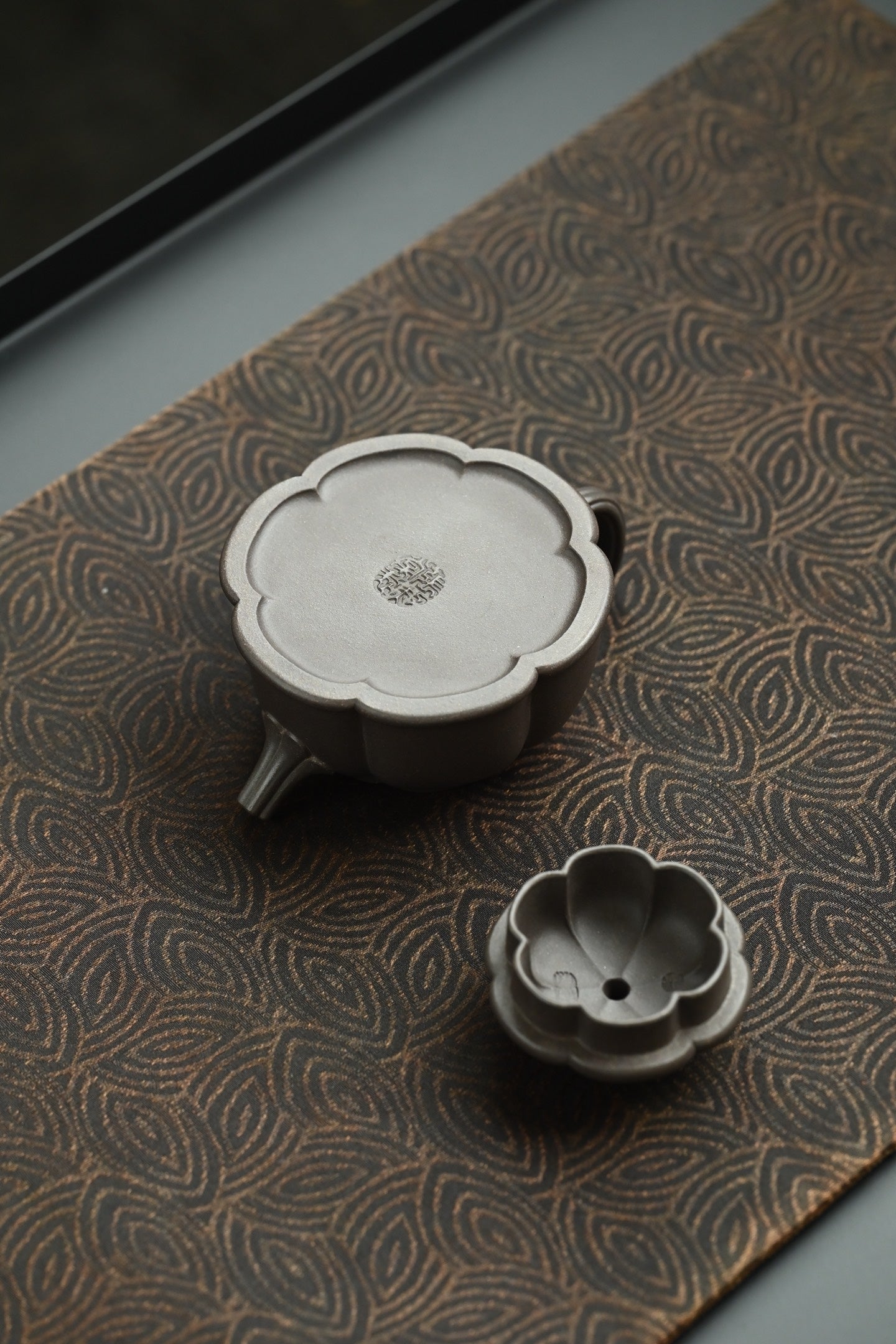 莲韵·全手工/容量180cc/原矿天青泥 “上品莲台皈净土，六时禅诵入青冥