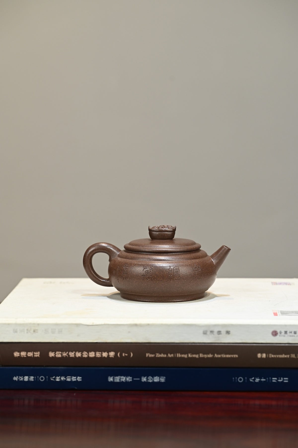 聚宝盆·全手工 本色泥绘 /容量250cc/极品老段泥 身身俊秀稳重，剑流壶嘴舒展清和 - ZishaTeapotChina