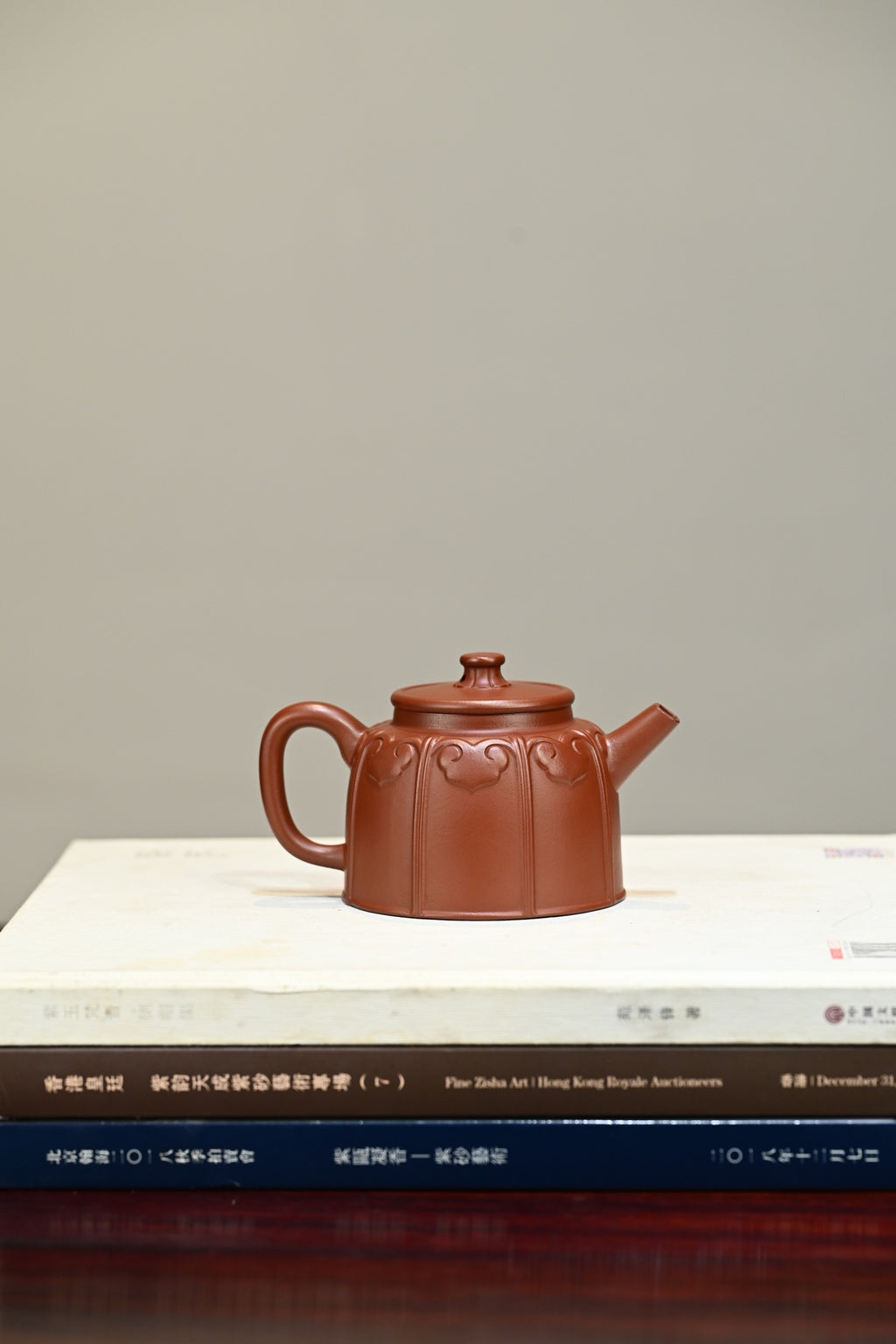 明镜·全手工 /容量250cc/家藏朱泥 撷取明清家具之窗的造型，形体明快挺秀