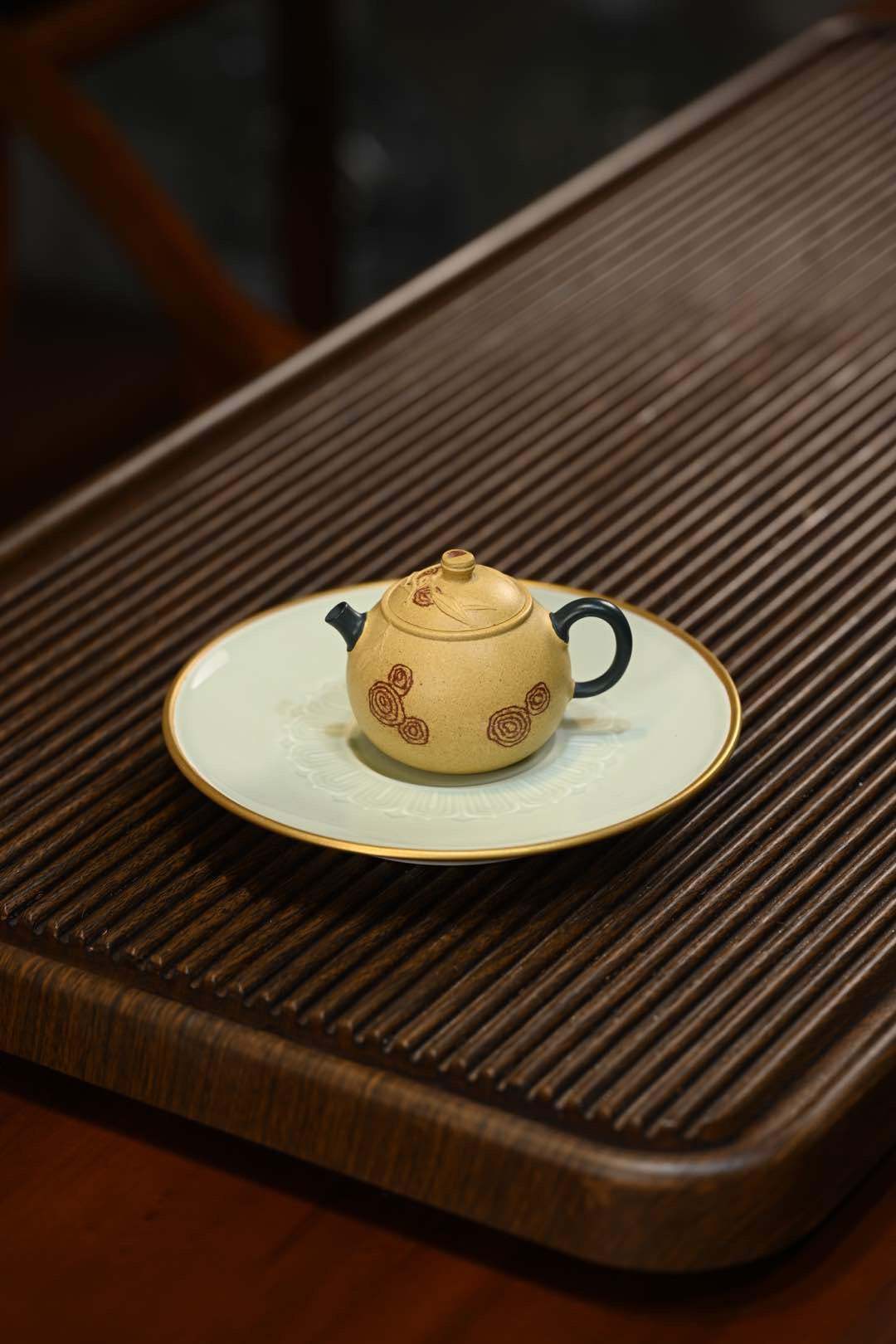 湘妃竹·薄胎/容量130cc/原矿段泥 壶身圆润饱满，通体净爽，竹叶疏密