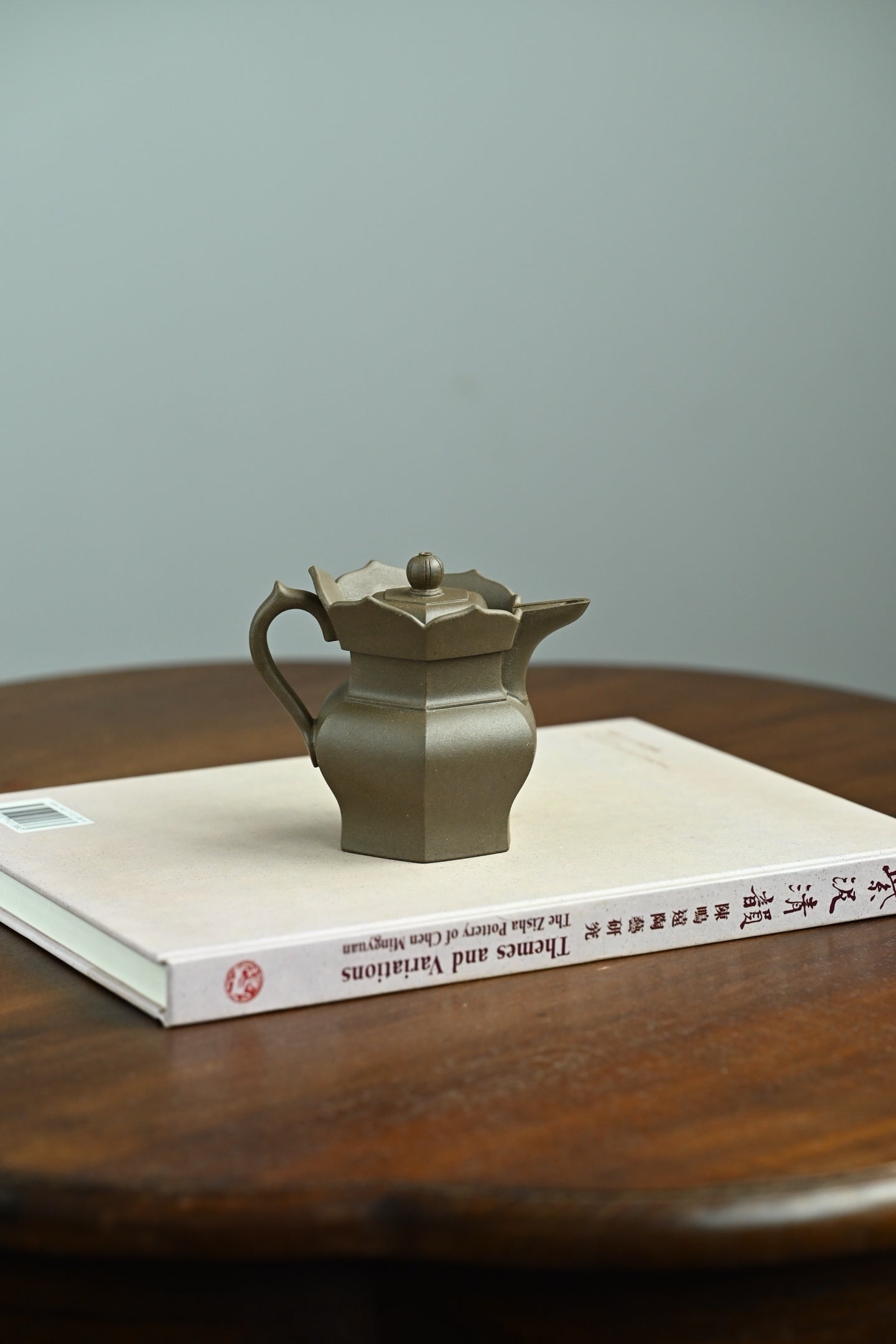 僧帽·全手工 /容量180cc/家藏青段 “僧帽壶”的造型棱角分明、精雅独到
