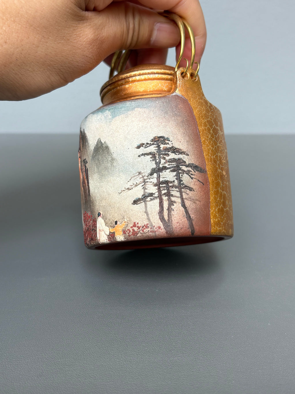 【双泰斗合璧·紫砂史巅峰】紫砂界天花板｜何光宏·邱玉林双宗师联袂创作《洋桶壶》原矿极品底槽清·黄金贝壳烧·230cc