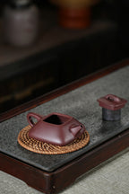 小品【四方石瓢】 制壶：范林强（国家级助理工艺美术师） 泥料：原矿紫茄泥 容量：125cc 孔数：球孔