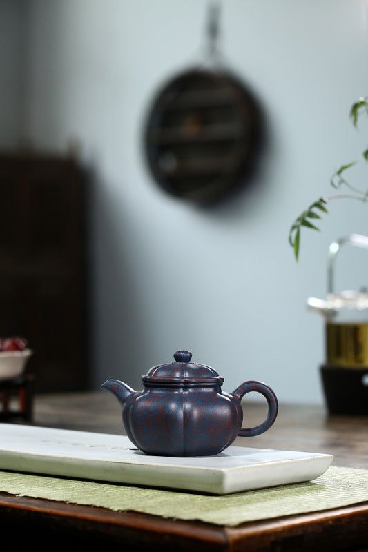 【葵仿古】 制壶：刘彩萍（国家级工艺美术师） 泥料：原矿天翠红砂 容量：200cc