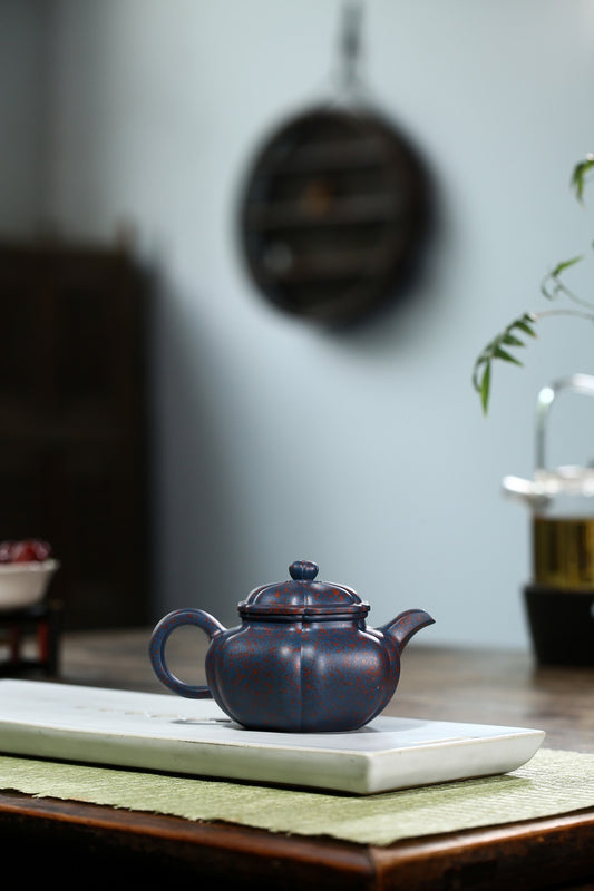 【葵仿古】 制壶：刘彩萍（国家级工艺美术师） 泥料：原矿天翠红砂 容量：200cc