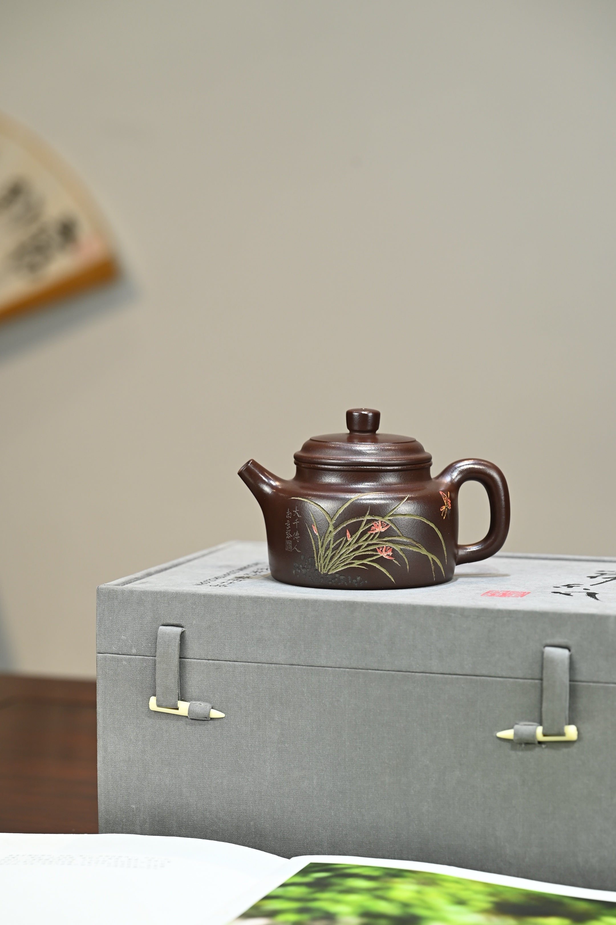 德钟·全手工 （双证书） /高工蒋锡坤作品 /中央美院教授南景黎装饰 /容量260cc/铁皮石红