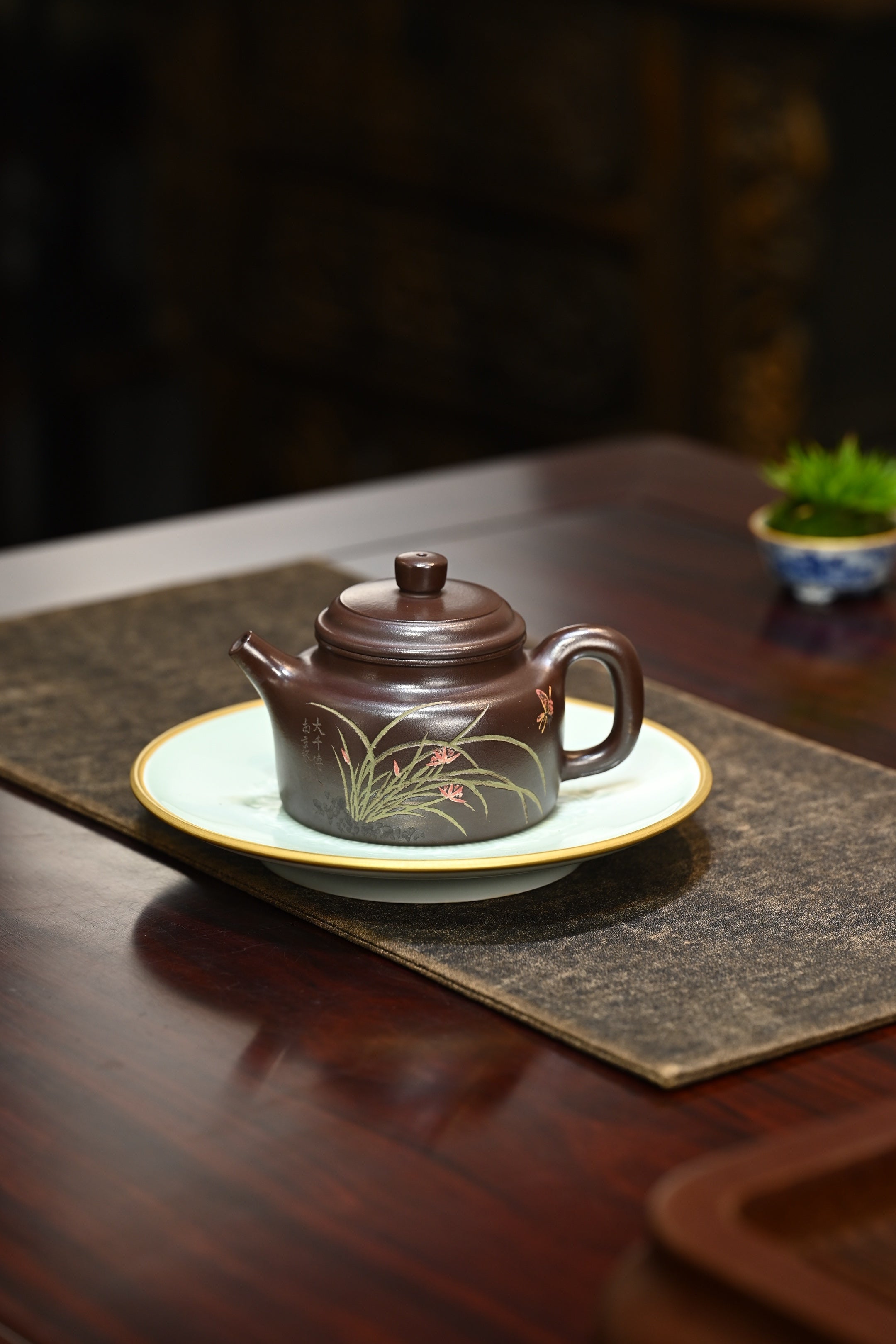 德钟·全手工 （双证书） /高工蒋锡坤作品 /中央美院教授南景黎装饰 /容量260cc/铁皮石红