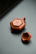 大彬六方·全手工 /多届全手工大赛二等奖大拍陶手吴涛作品/容量200cc/家藏朱泥