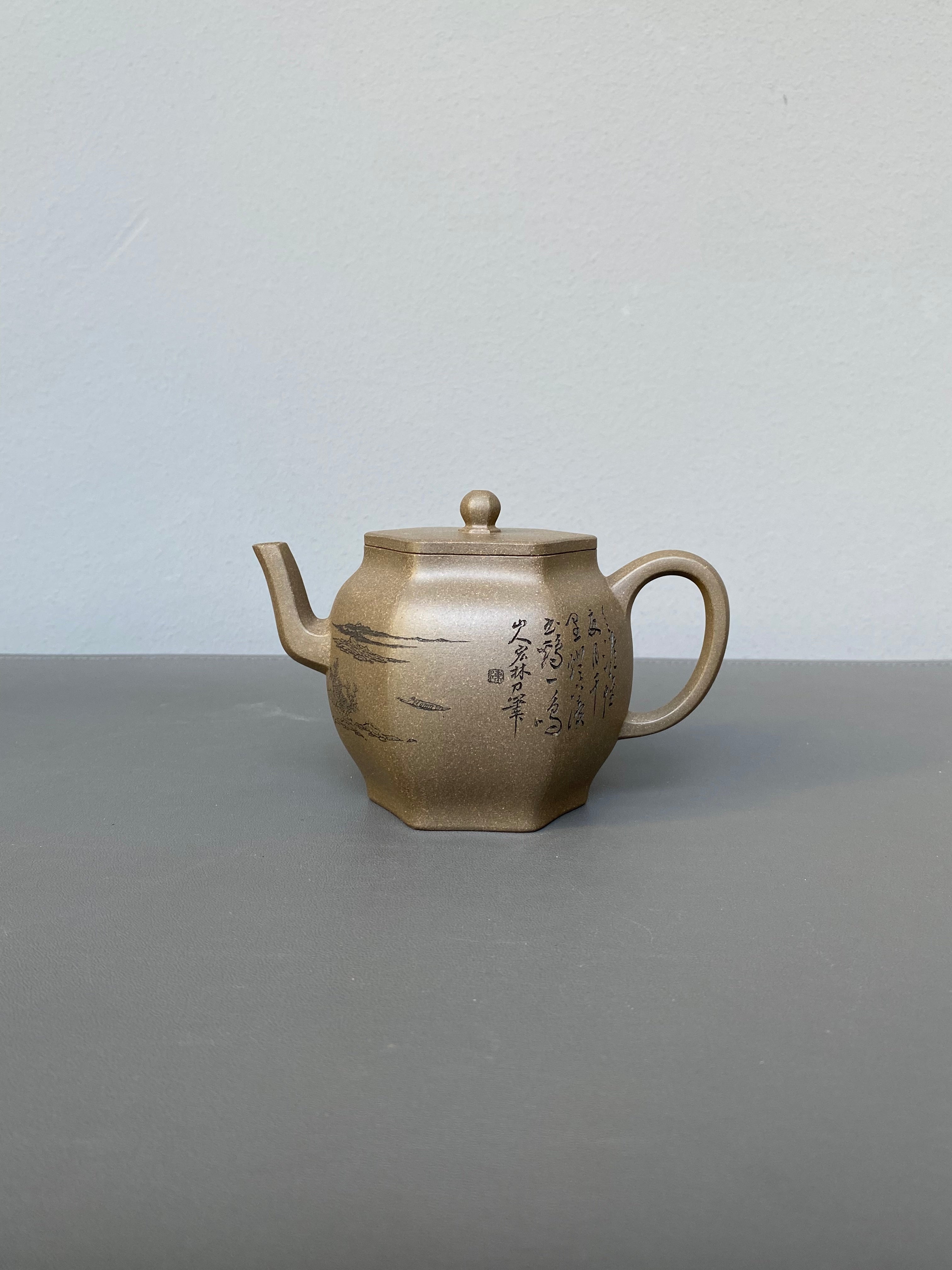 宏林山水·礼藏天下｜陈宏林大师传世巅峰臻品【六方宫灯壶】原矿极品松华青段·260cc