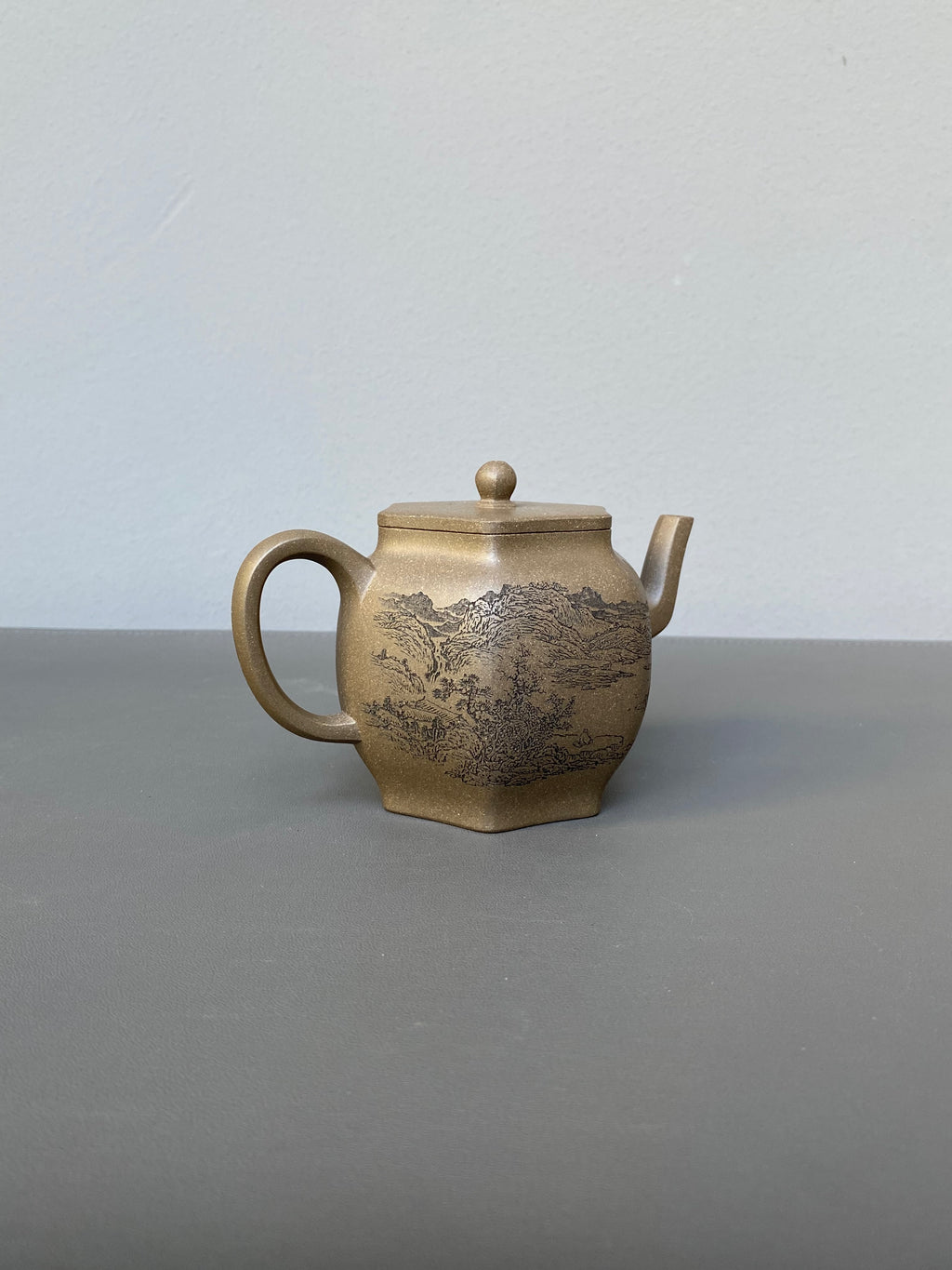 宏林山水·礼藏天下｜陈宏林大师传世巅峰臻品【六方宫灯壶】原矿极品松华青段·260cc