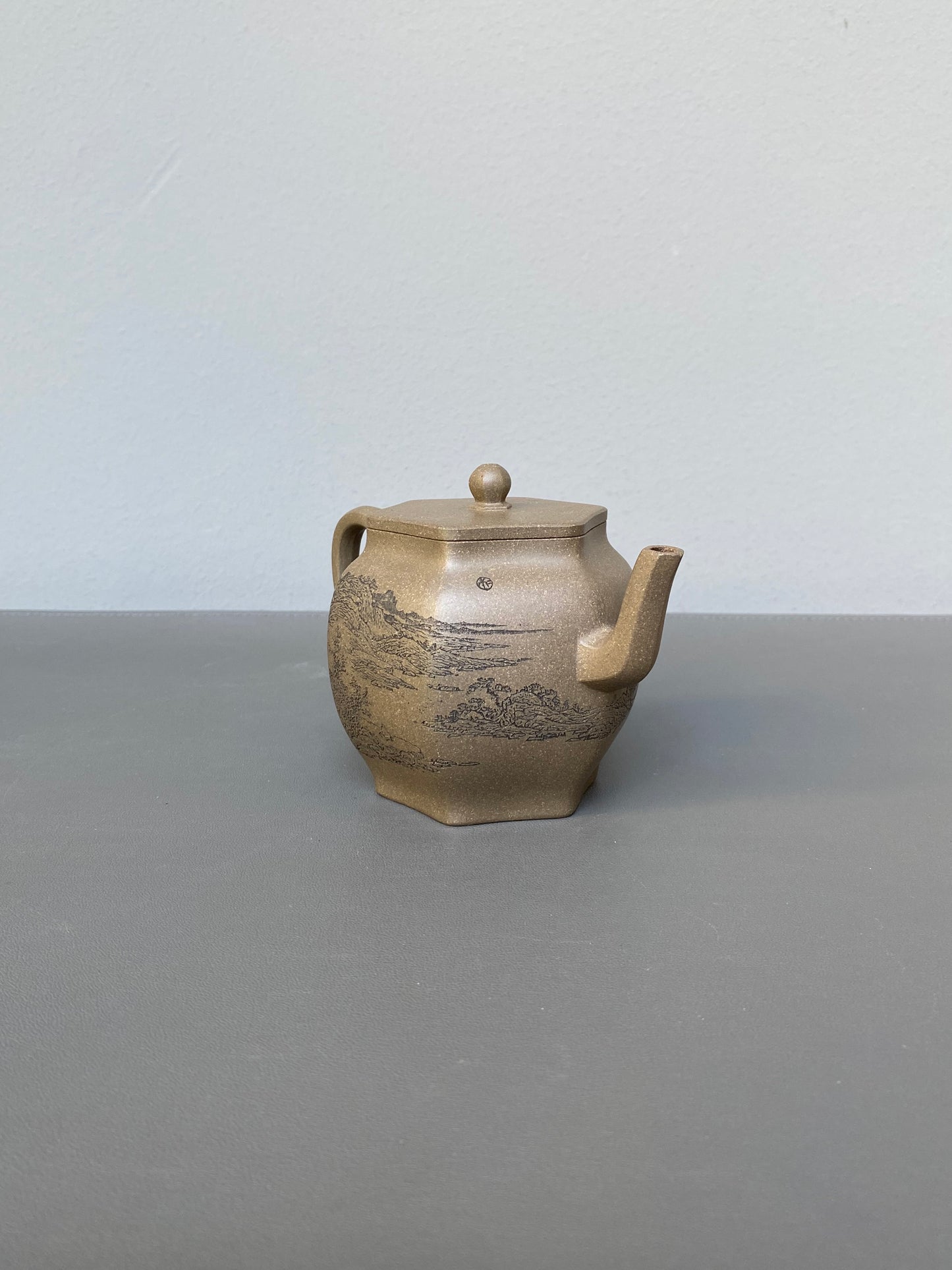 宏林山水·礼藏天下｜陈宏林大师传世巅峰臻品【六方宫灯壶】原矿极品松华青段·260cc