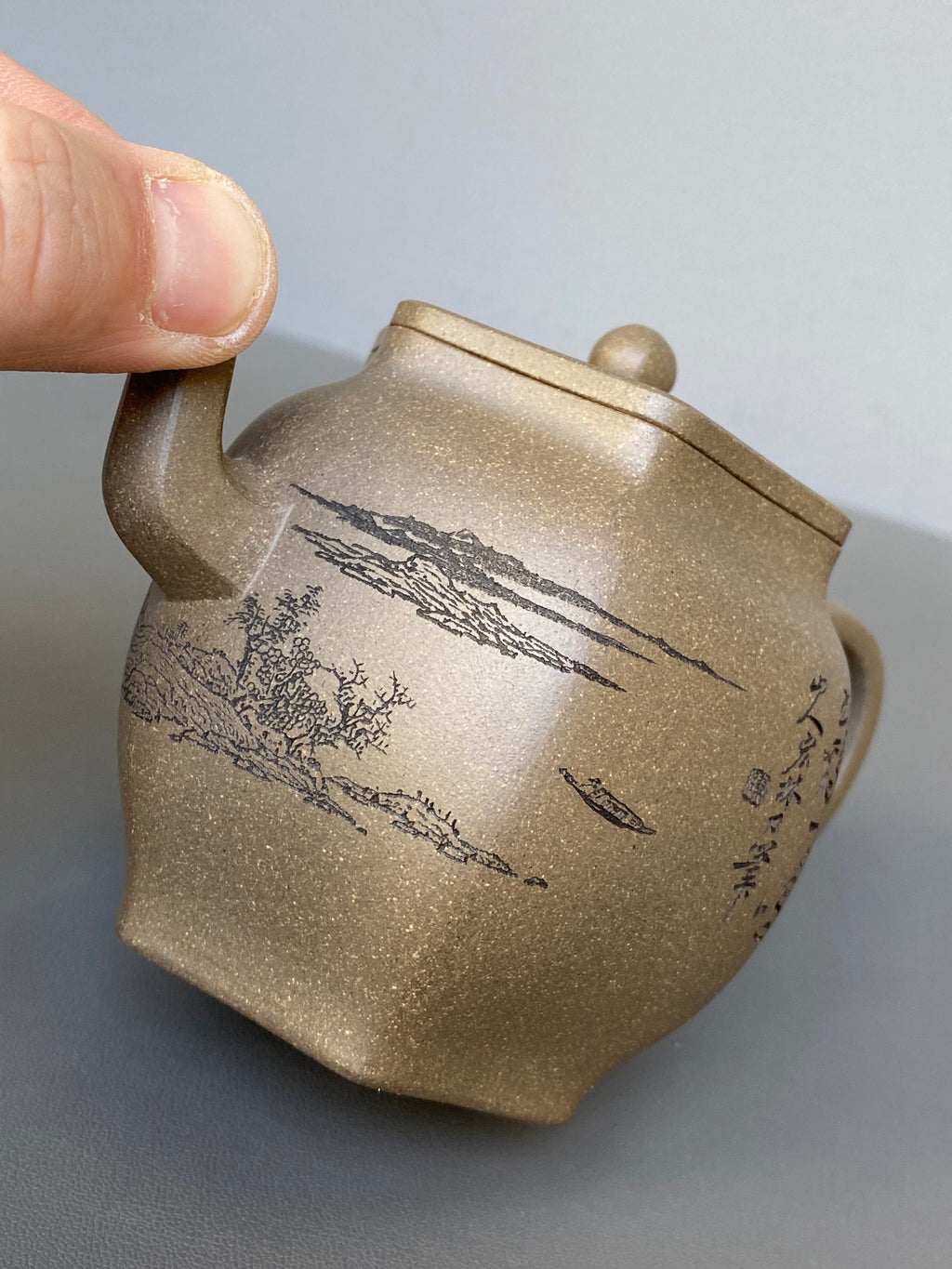 宏林山水·礼藏天下｜陈宏林大师传世巅峰臻品【六方宫灯壶】原矿极品松华青段·260cc