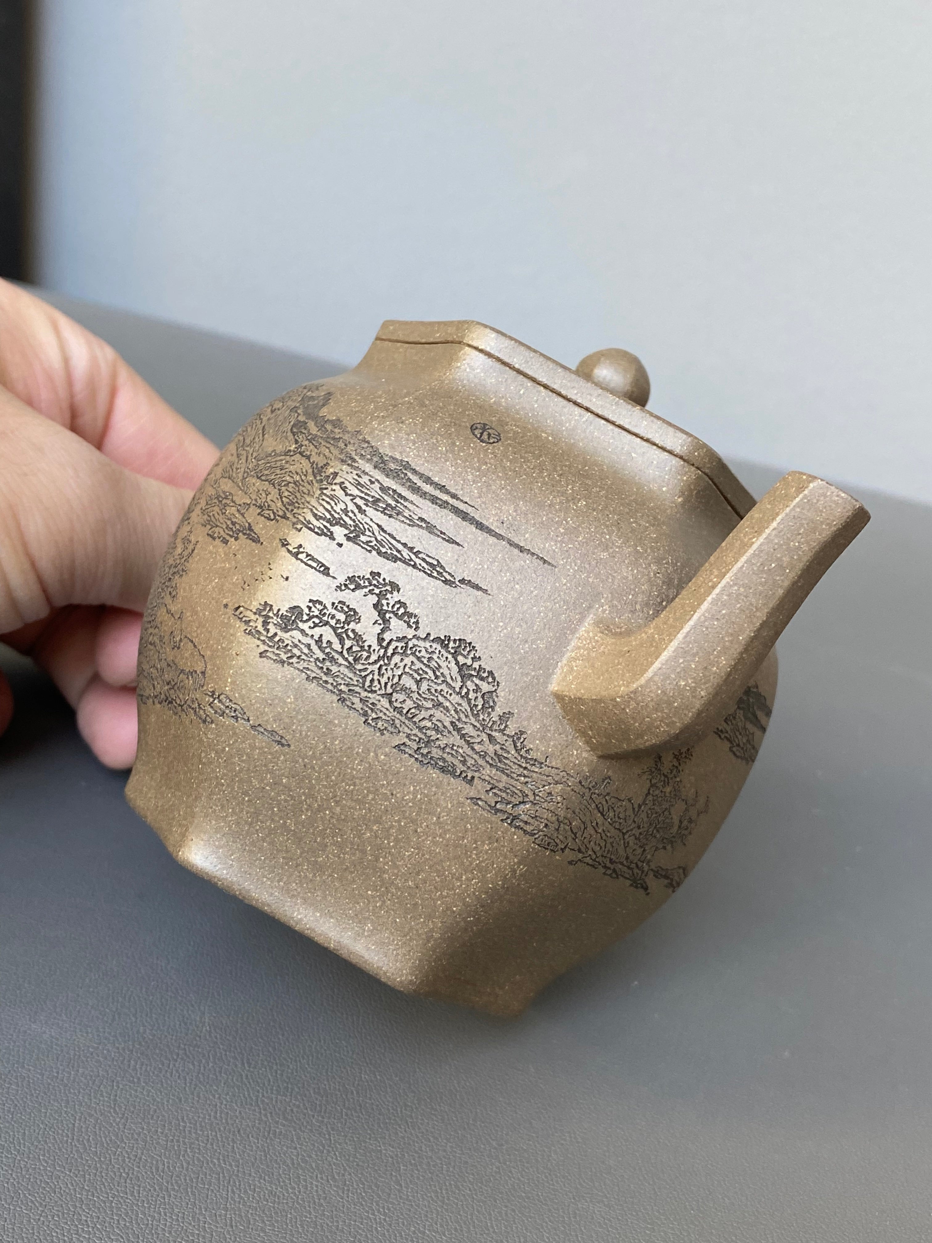 宏林山水·礼藏天下｜陈宏林大师传世巅峰臻品【六方宫灯壶】原矿极品松华青段·260cc