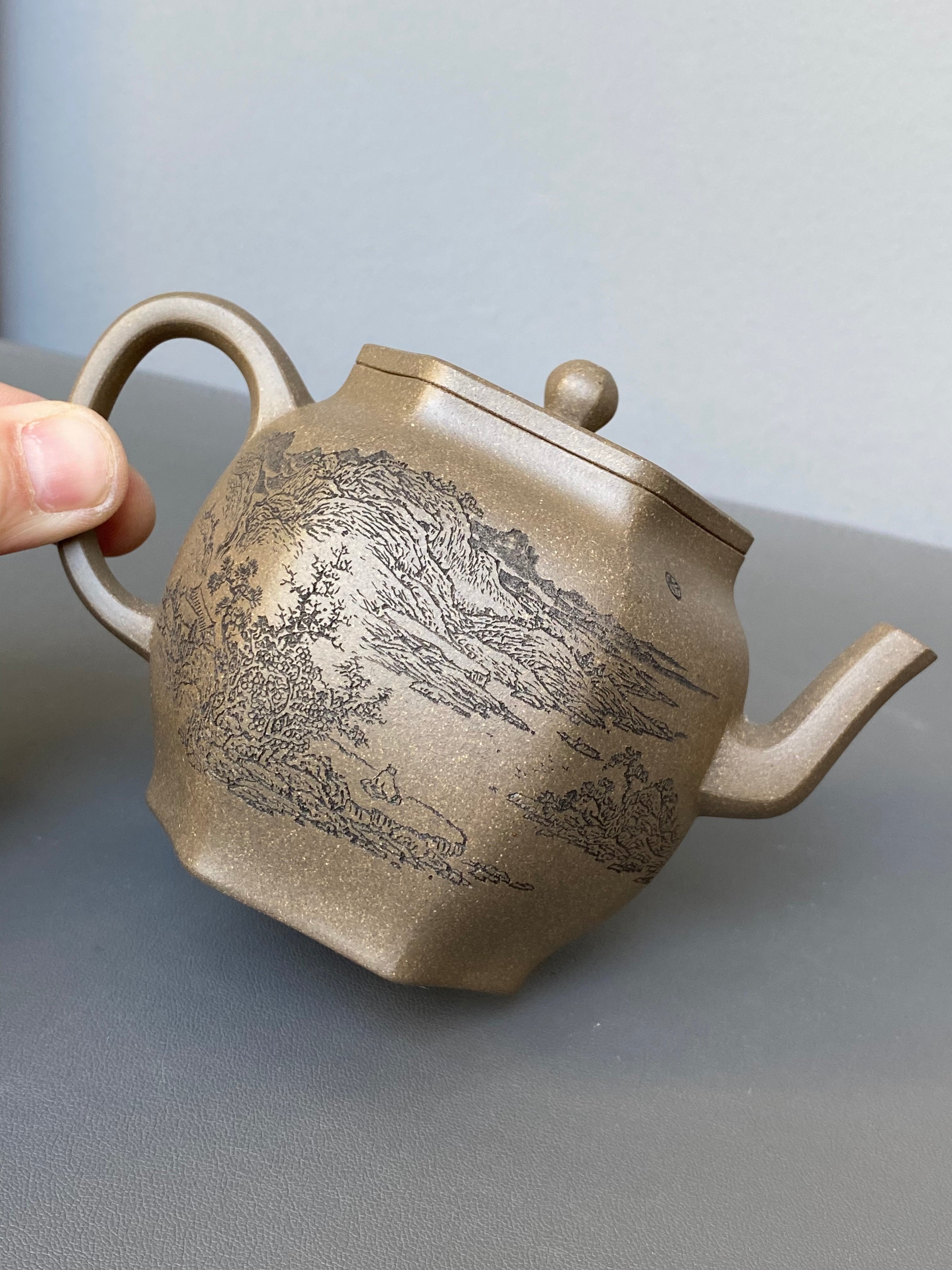 宏林山水·礼藏天下｜陈宏林大师传世巅峰臻品【六方宫灯壶】原矿极品松华青段·260cc